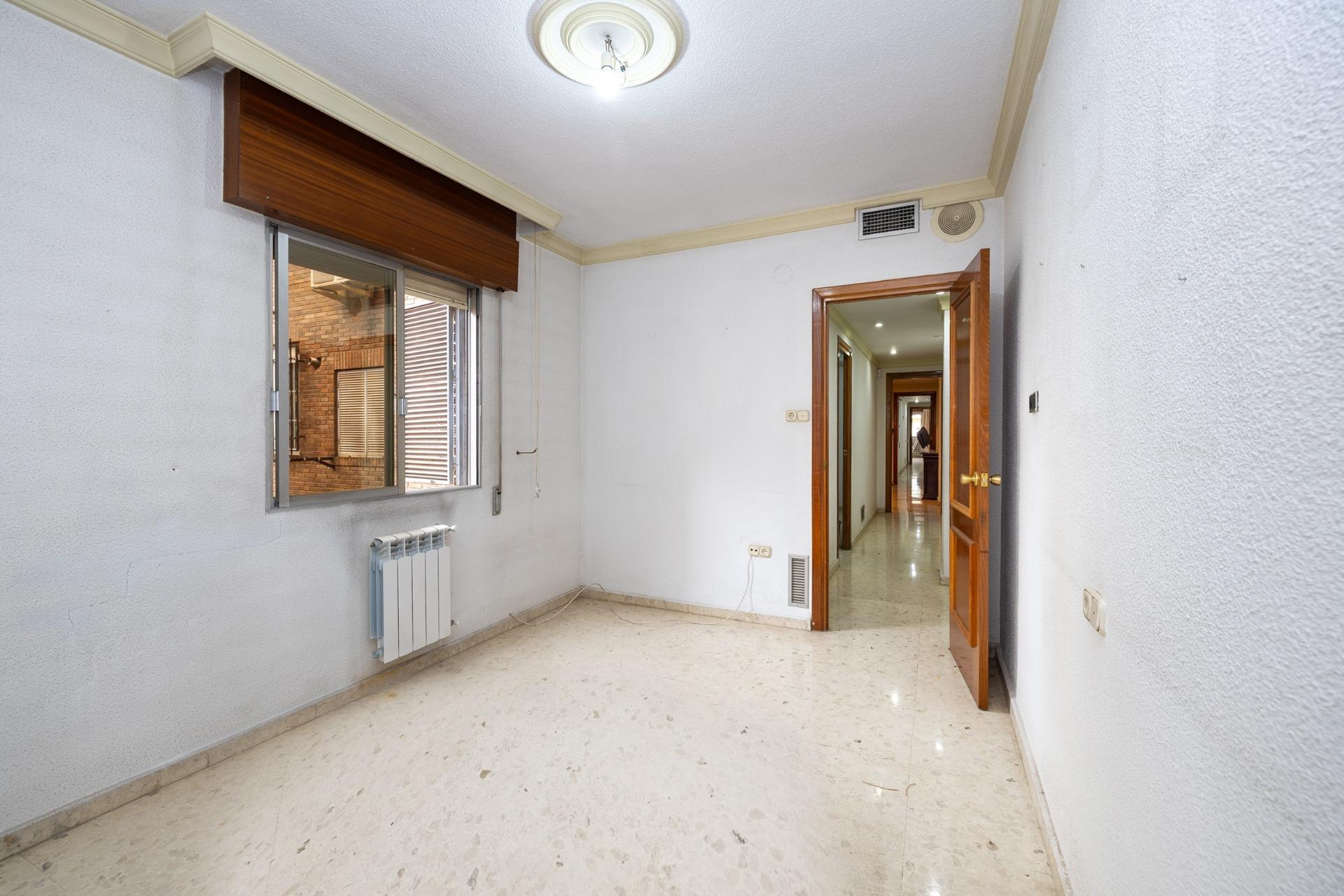 TU NUEVO PISO EN ALHAMAR TE ESTA ESPERANDO - foto 19
