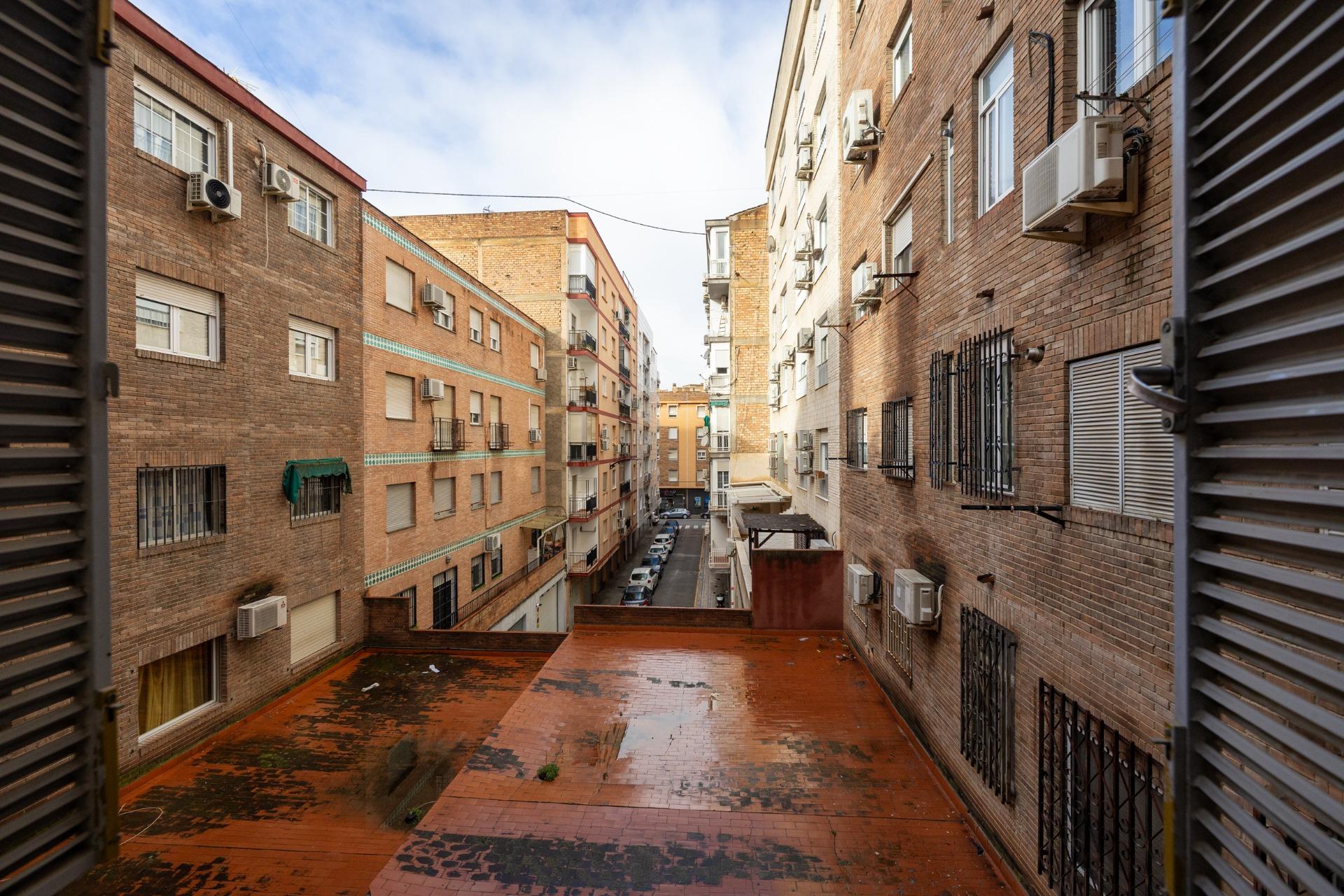 TU NUEVO PISO EN ALHAMAR TE ESTA ESPERANDO - foto 20
