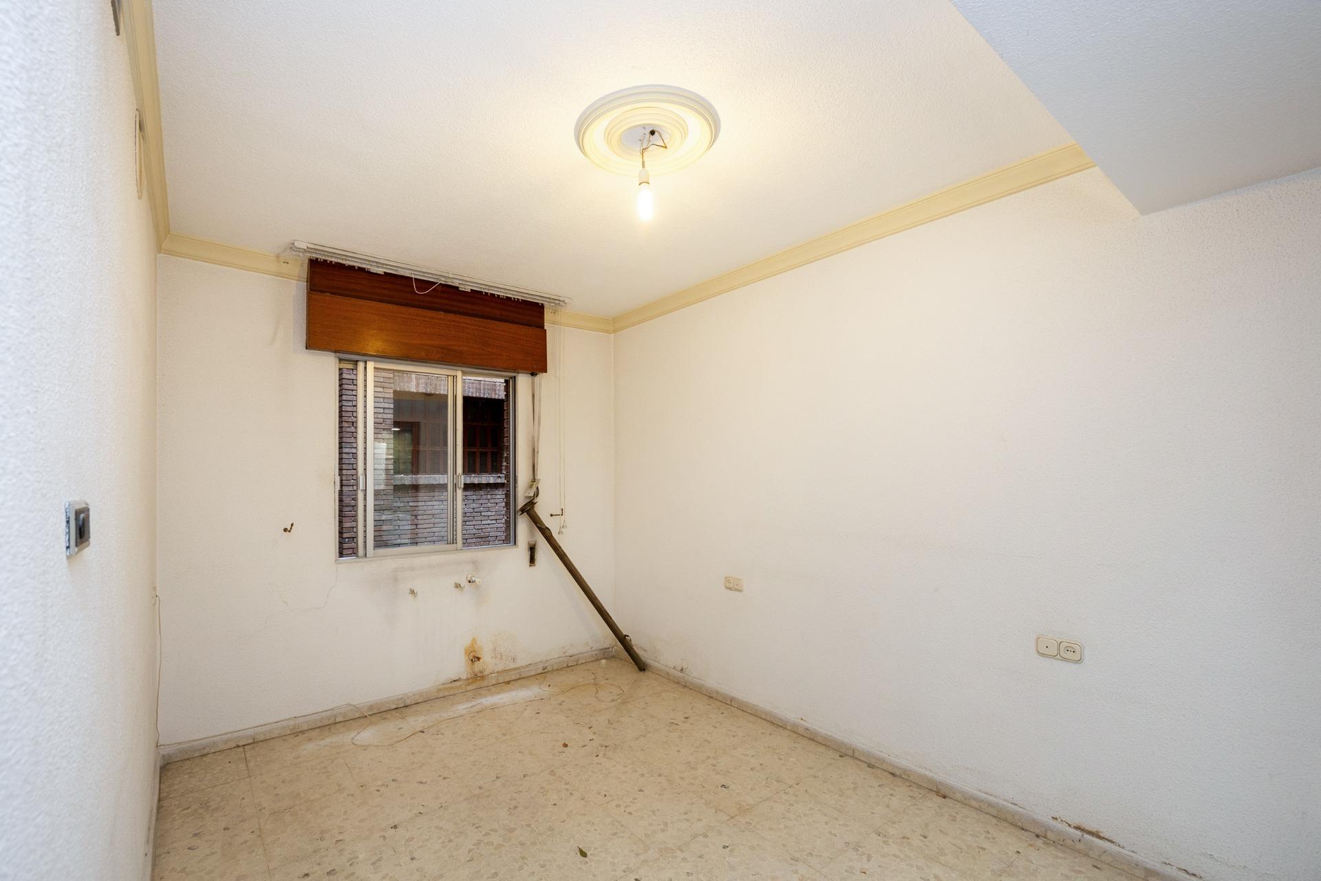 TU NUEVO PISO EN ALHAMAR TE ESTA ESPERANDO - foto 22