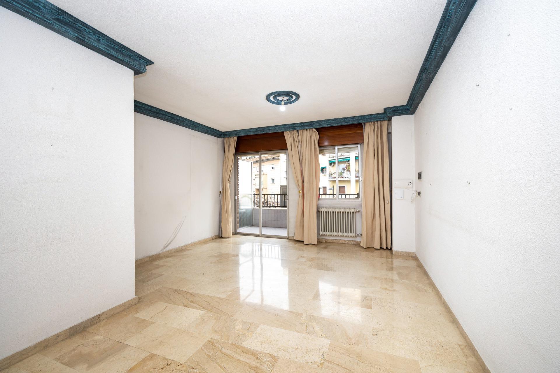 TU NUEVO PISO EN ALHAMAR TE ESTA ESPERANDO - foto 4