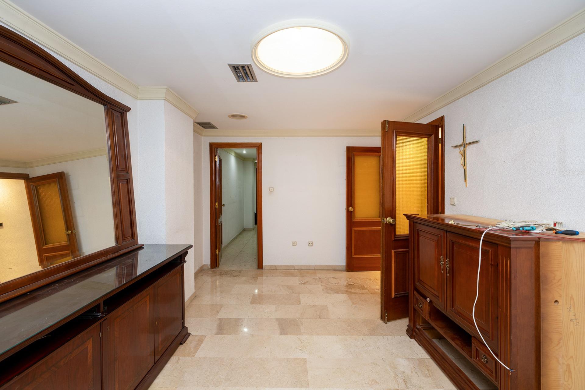 TU NUEVO PISO EN ALHAMAR TE ESTA ESPERANDO - foto 10