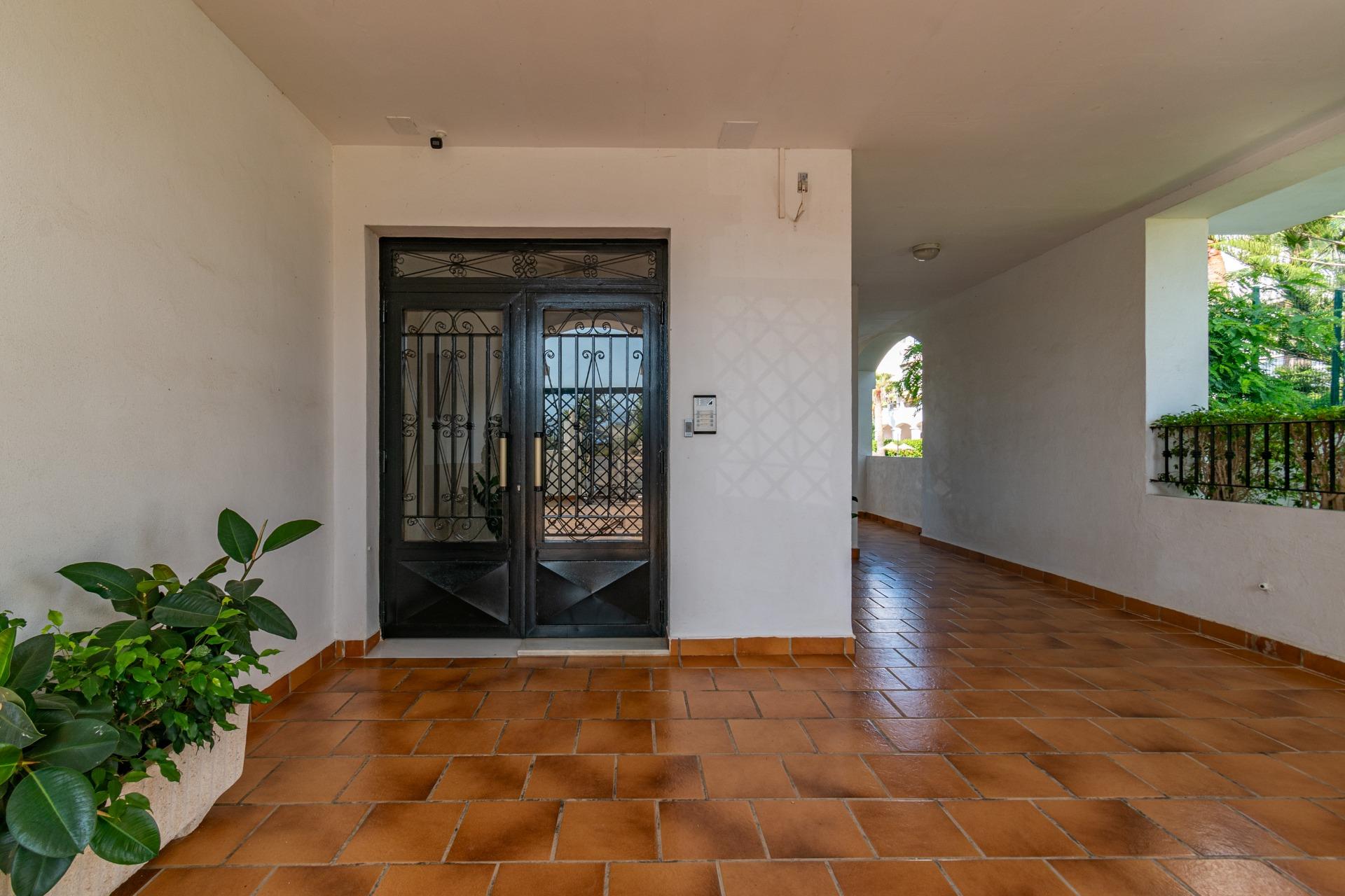 SALOBREÑA-PISO JUNTO A LA PLAYA. TRES DORMITORIOS,DOS BAÑOS  - foto 20