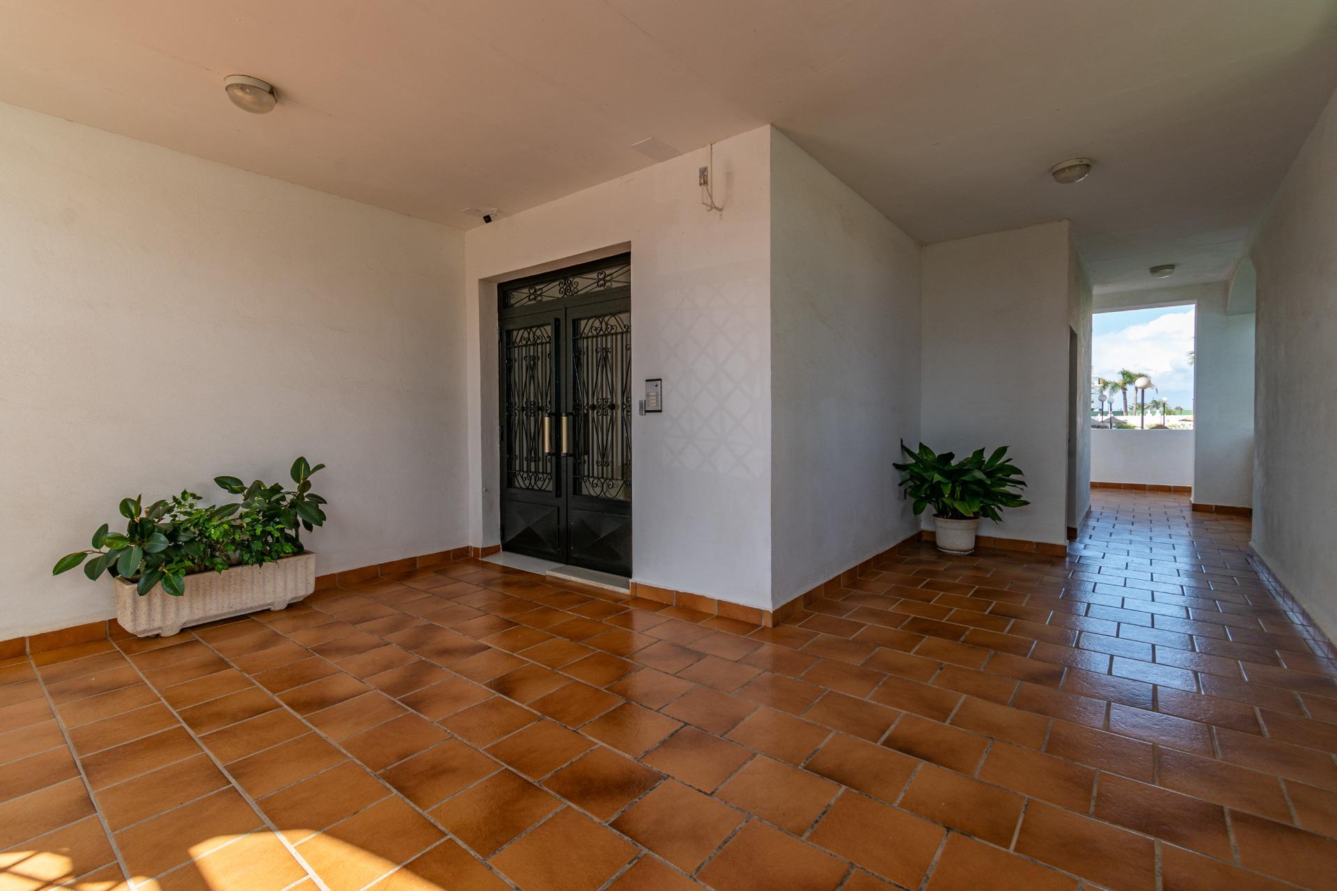 SALOBREÑA-PISO JUNTO A LA PLAYA. TRES DORMITORIOS,DOS BAÑOS  - foto 21
