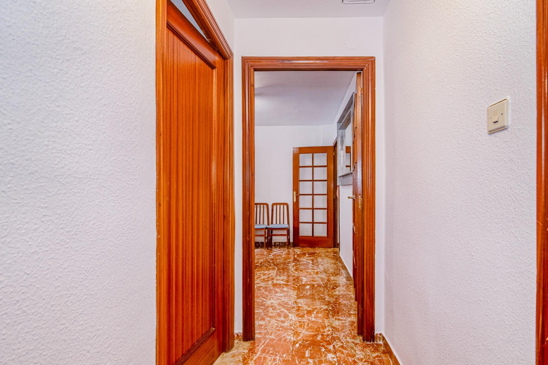 Amplio piso situado en el emblemático Edificio Presidente en - foto 23