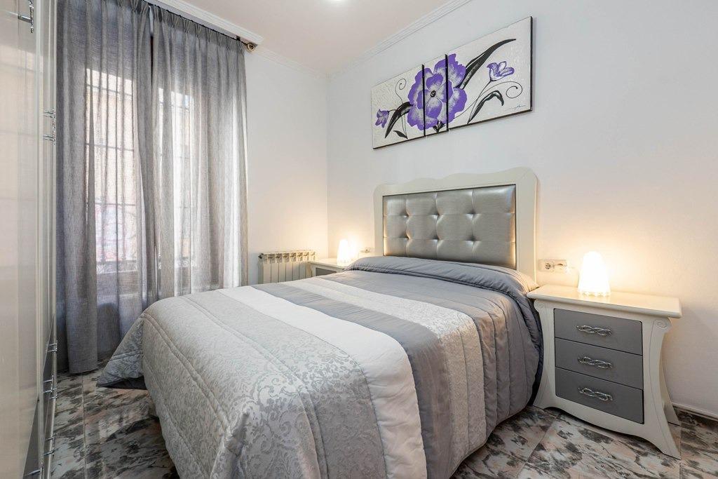 Piso reformado, con 3 dormitorios y 1 baño en pleno centro d - foto 11