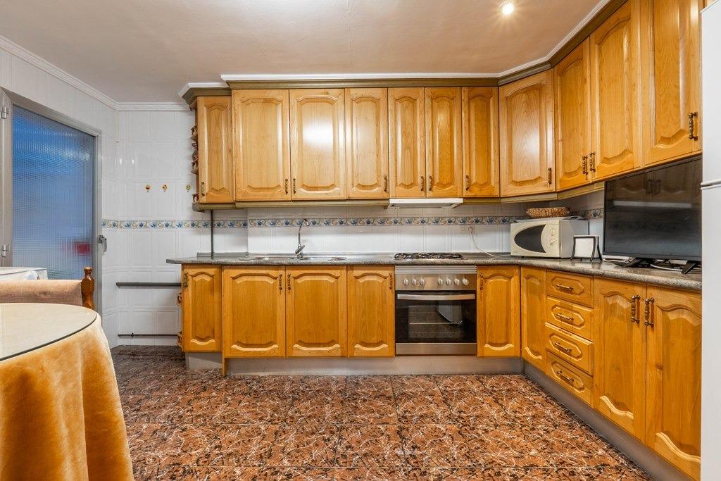 Piso reformado, con 3 dormitorios y 1 baño en pleno centro d - foto 14