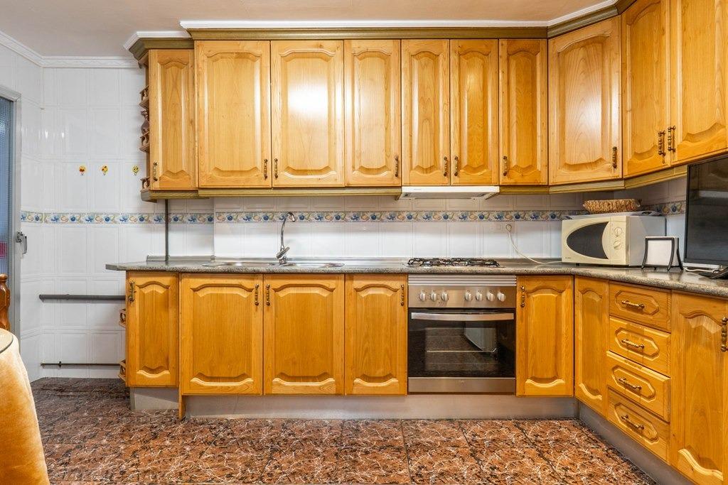 Piso reformado, con 3 dormitorios y 1 baño en pleno centro d - foto 15