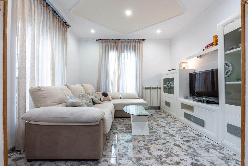 Piso reformado, con 3 dormitorios y 1 baño en pleno centro d - foto 3