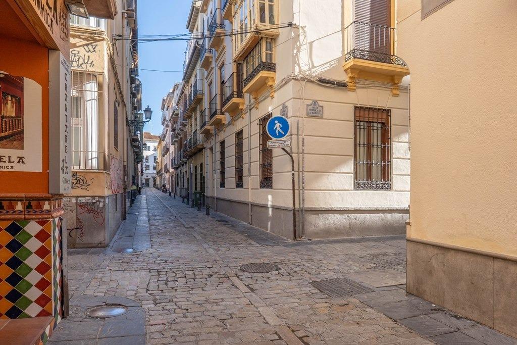 Piso reformado, con 3 dormitorios y 1 baño en pleno centro d - foto 39