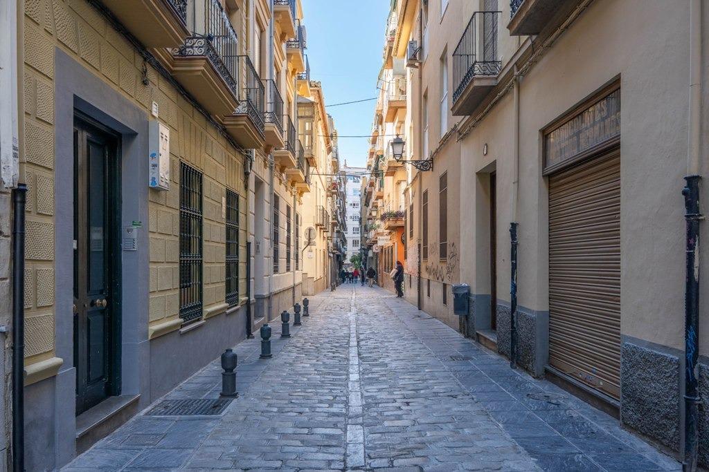 Piso reformado, con 3 dormitorios y 1 baño en pleno centro d - foto 42