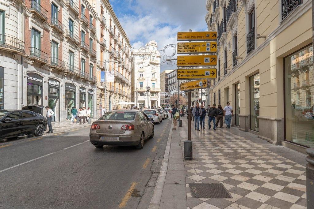 Piso reformado, con 3 dormitorios y 1 baño en pleno centro d - foto 47