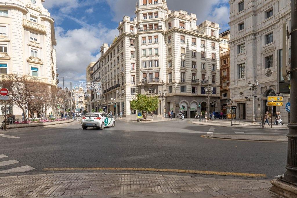 Piso reformado, con 3 dormitorios y 1 baño en pleno centro d - foto 48