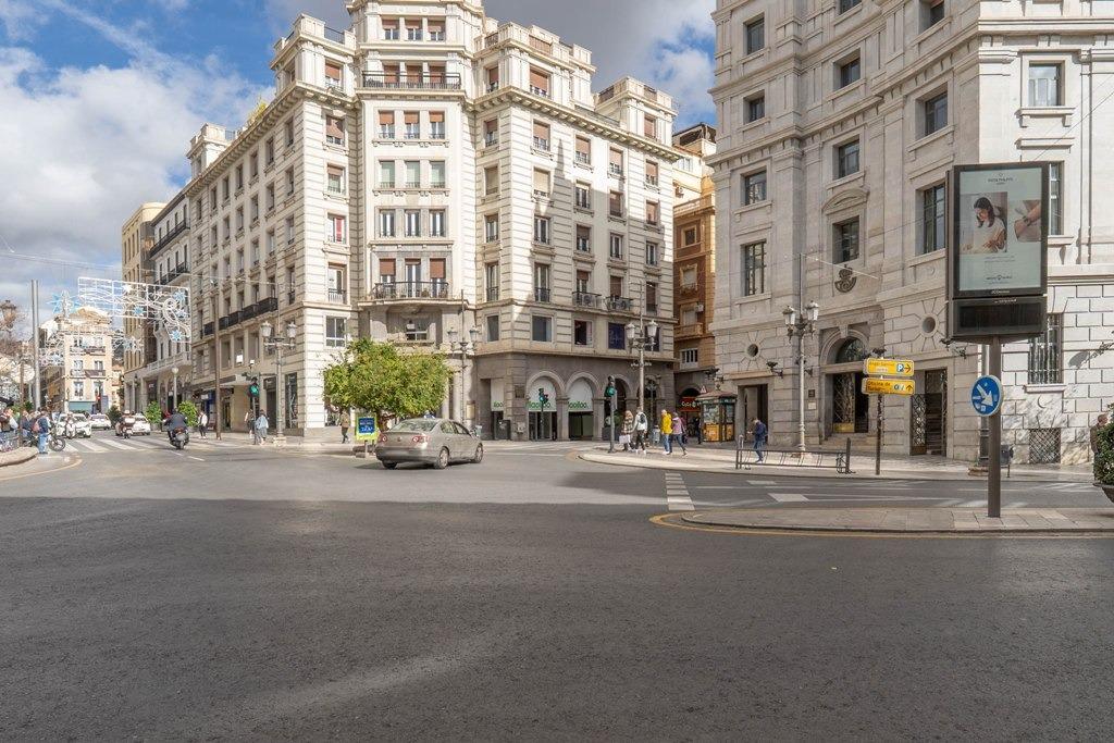 Piso reformado, con 3 dormitorios y 1 baño en pleno centro d - foto 49