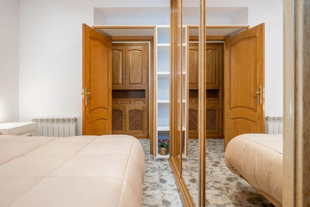 Piso reformado, con 3 dormitorios y 1 baño en pleno centro d - foto 8