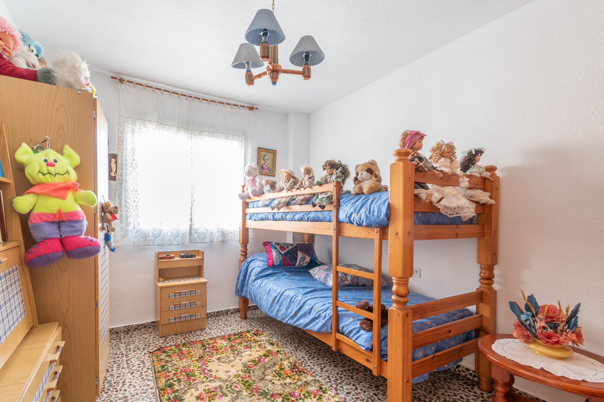 Gran Casa en Esquina en Atarfe – 4 Dormitorios, Piscina, Gar - foto 19
