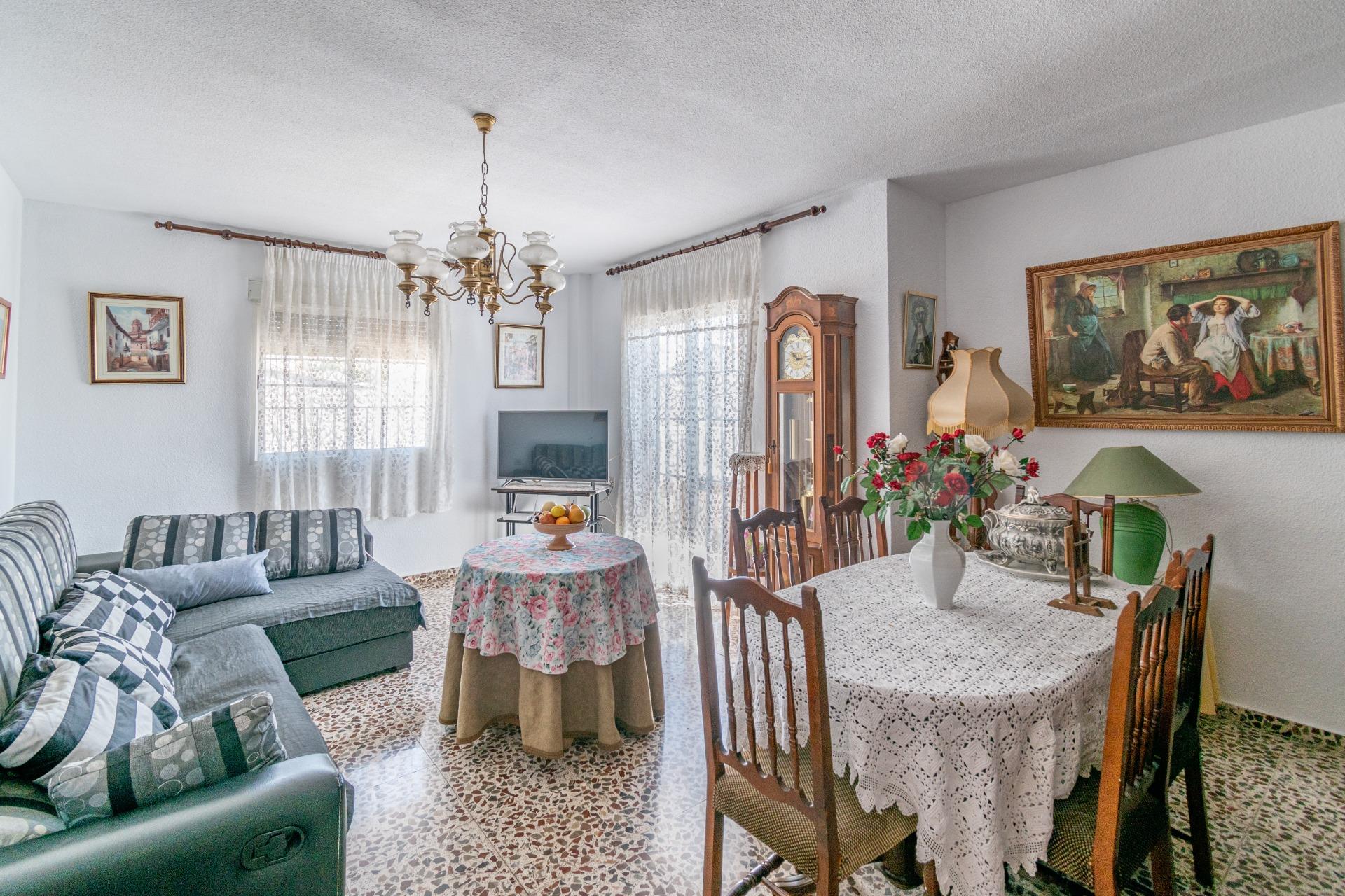 Gran Casa en Esquina en Atarfe – 4 Dormitorios, Piscina, Gar - foto 28