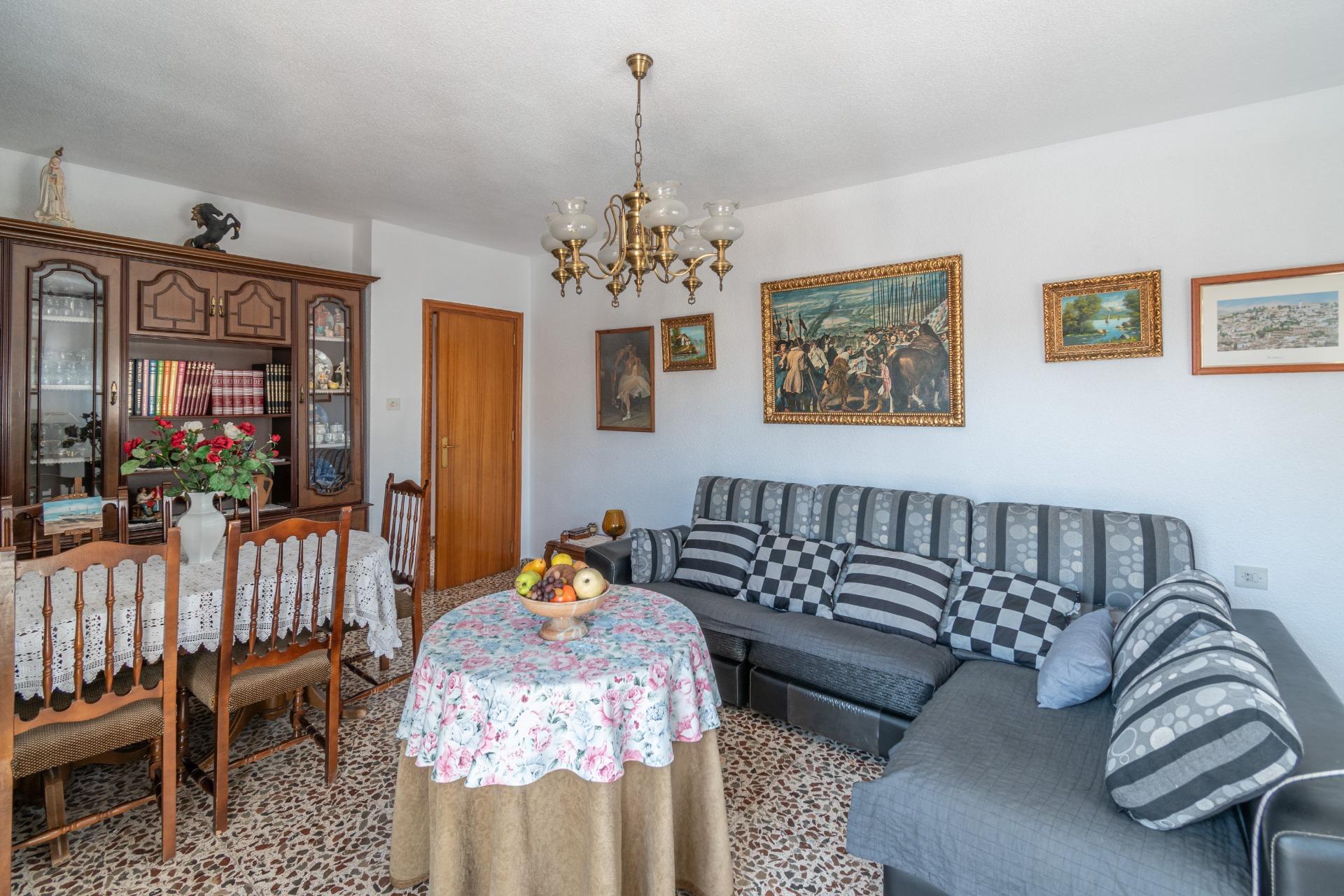 Gran Casa en Esquina en Atarfe – 4 Dormitorios, Piscina, Gar - foto 30