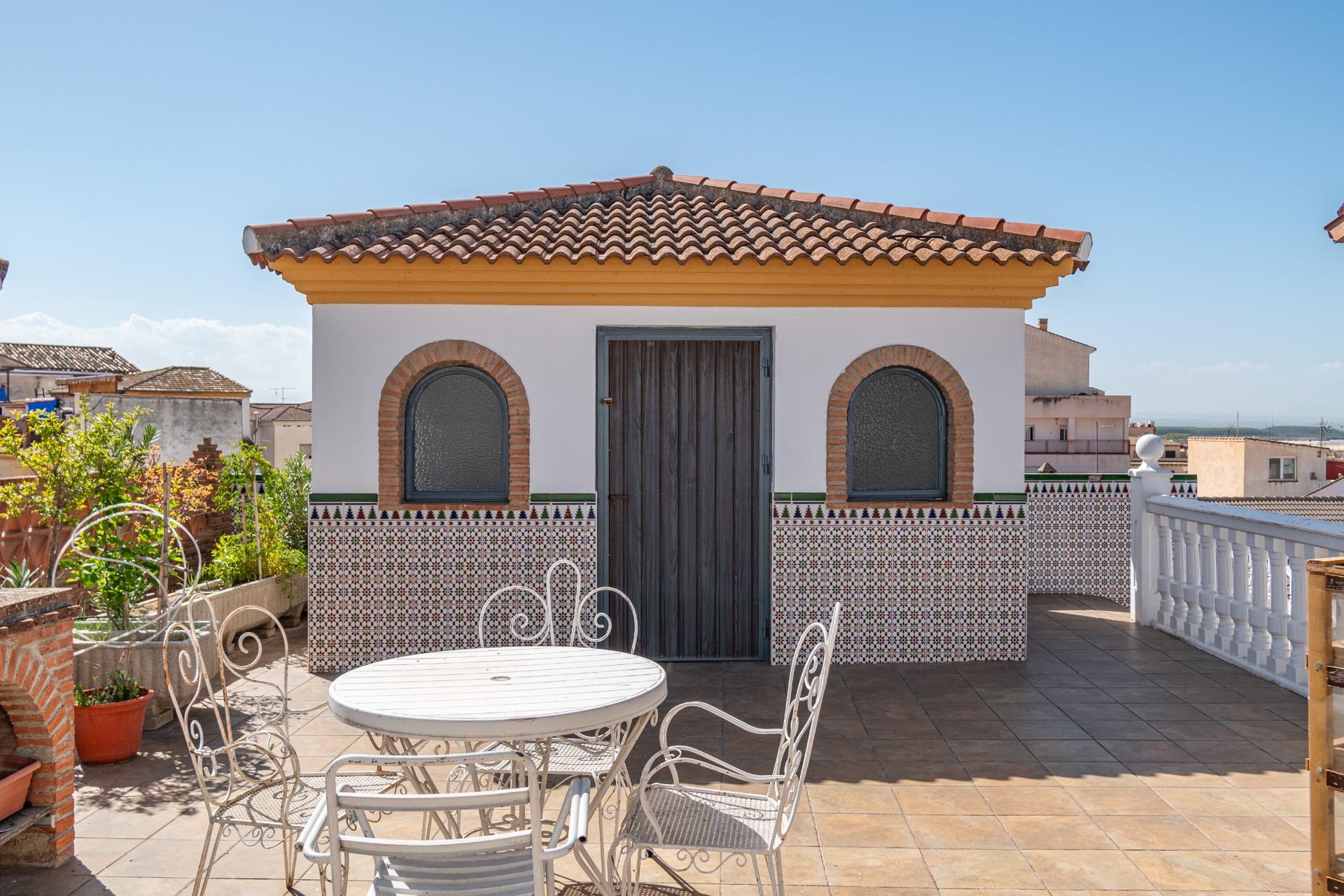 Gran Casa en Esquina en Atarfe – 4 Dormitorios, Piscina, Gar - foto 38