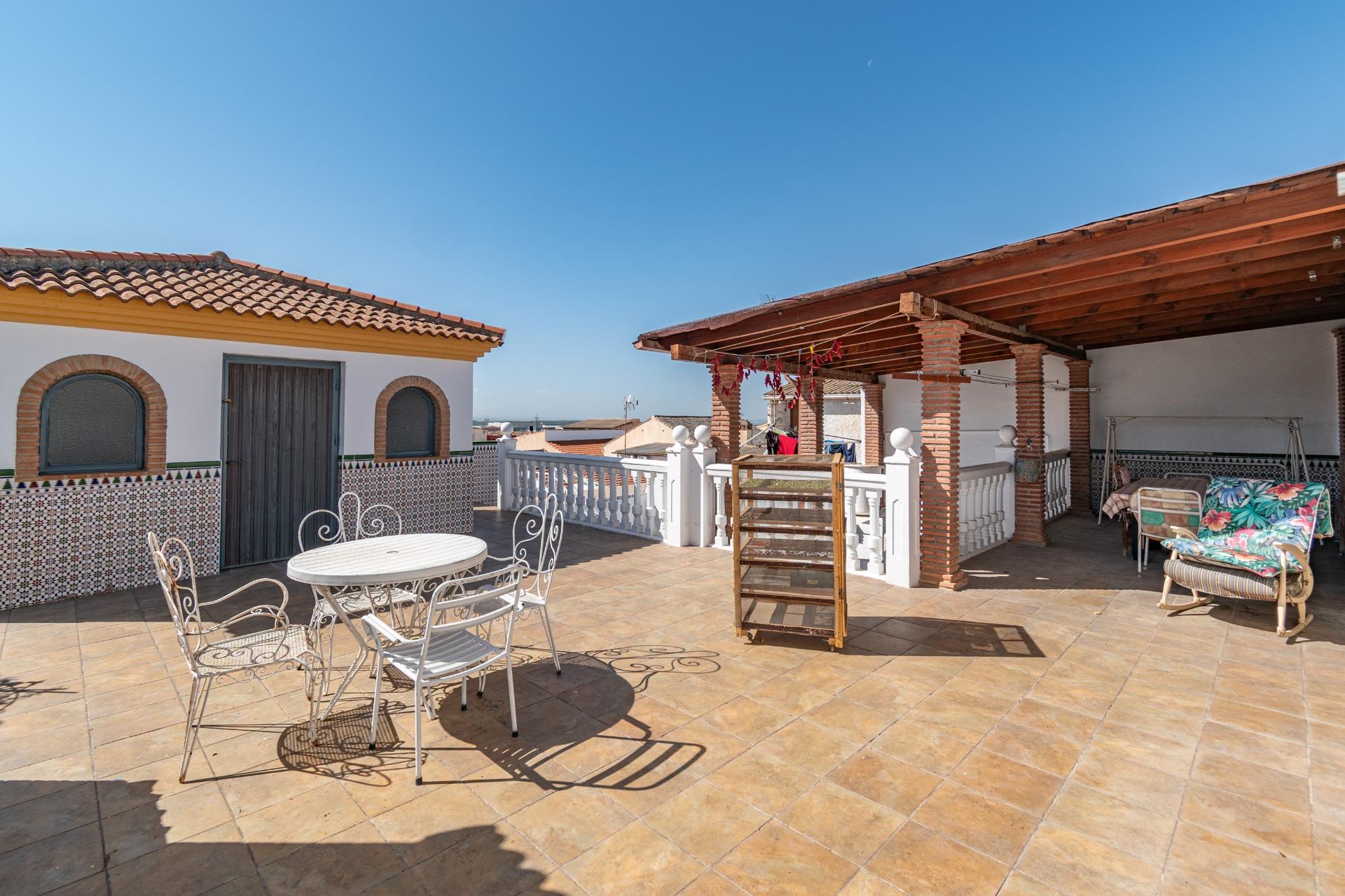Gran Casa en Esquina en Atarfe – 4 Dormitorios, Piscina, Gar - foto 39