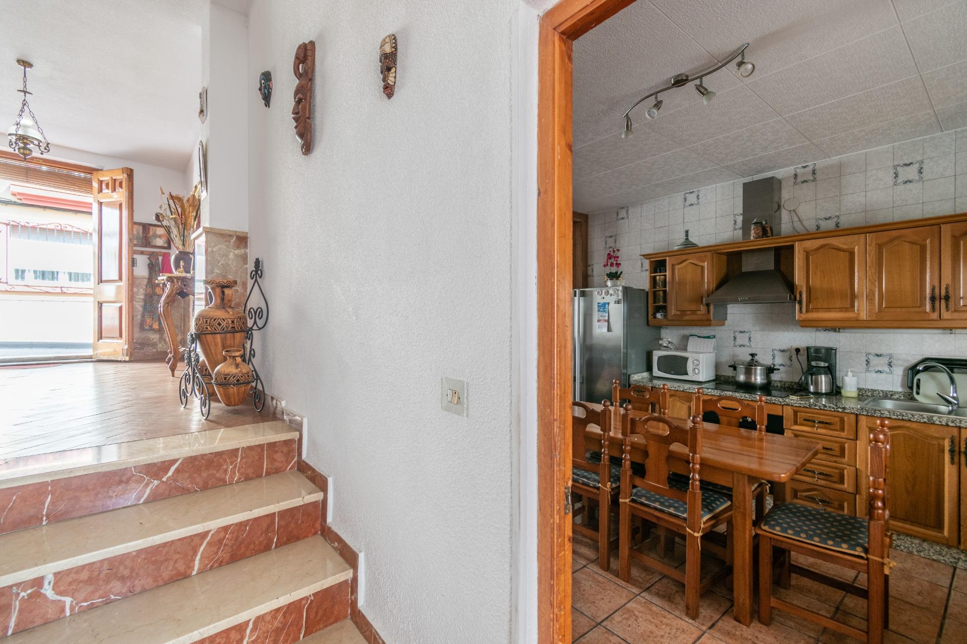 Gran Casa en Esquina en Atarfe – 4 Dormitorios, Piscina, Gar - foto 48