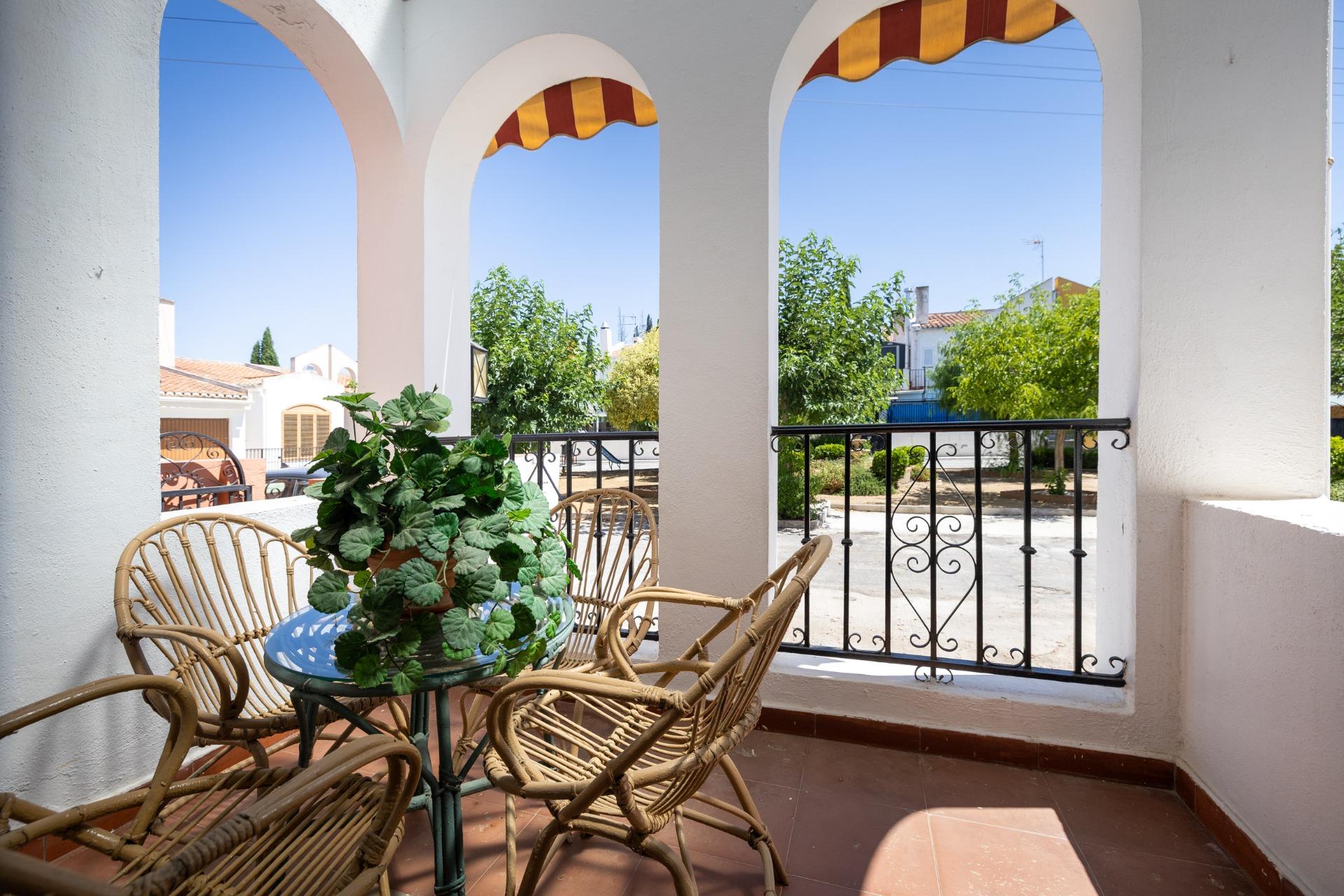 CASA ADOSADA CON PISCINA PRIVADA, JARDÍN Y SÓTANO CON CHIMEN - foto 16