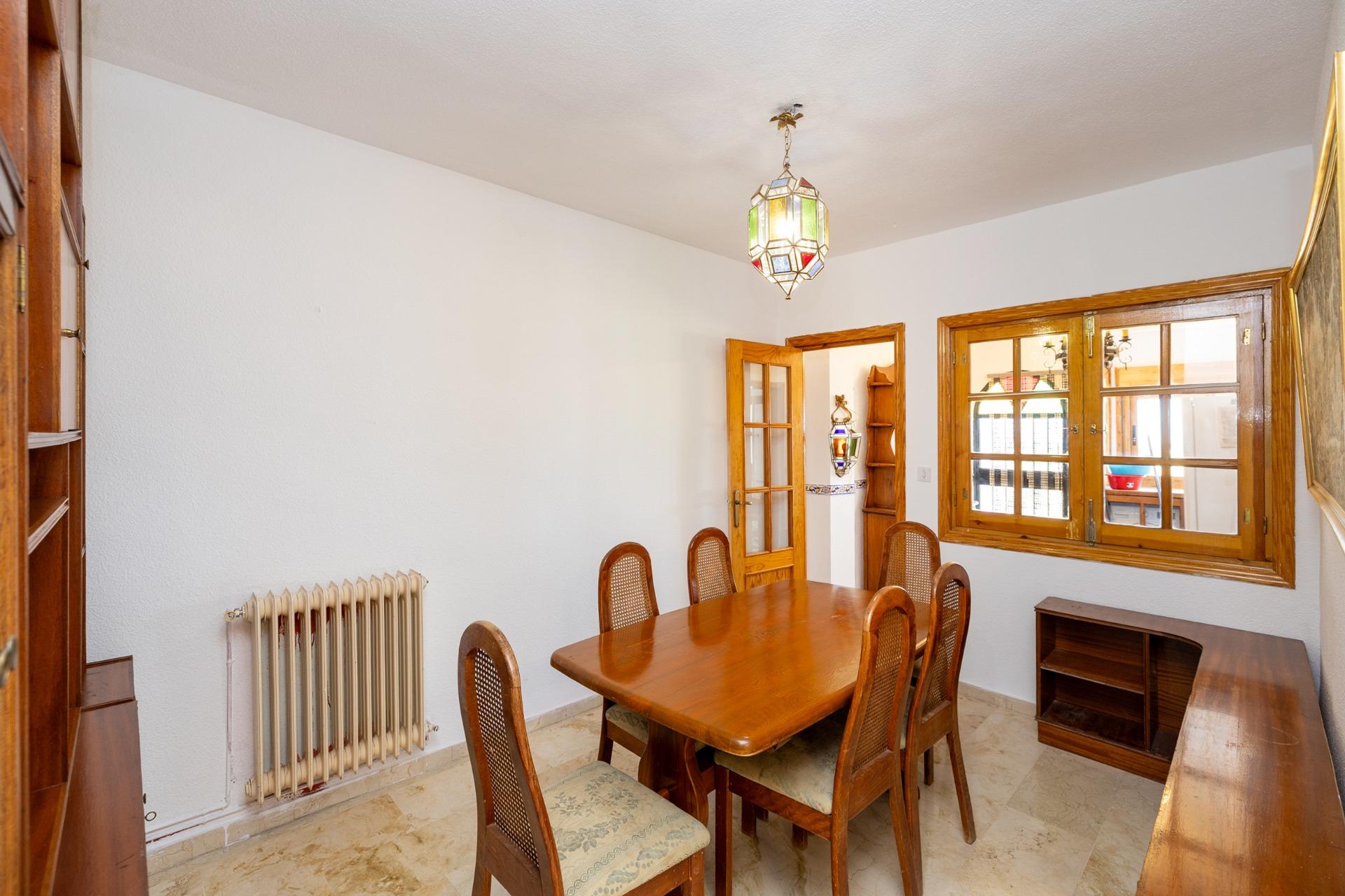 CASA ADOSADA CON PISCINA PRIVADA, JARDÍN Y SÓTANO CON CHIMEN - foto 20