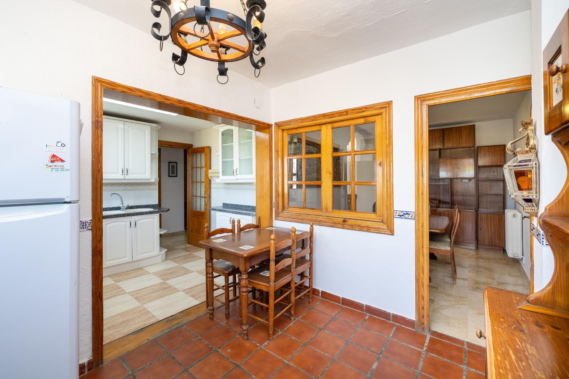 CASA ADOSADA CON PISCINA PRIVADA, JARDÍN Y SÓTANO CON CHIMEN - foto 24