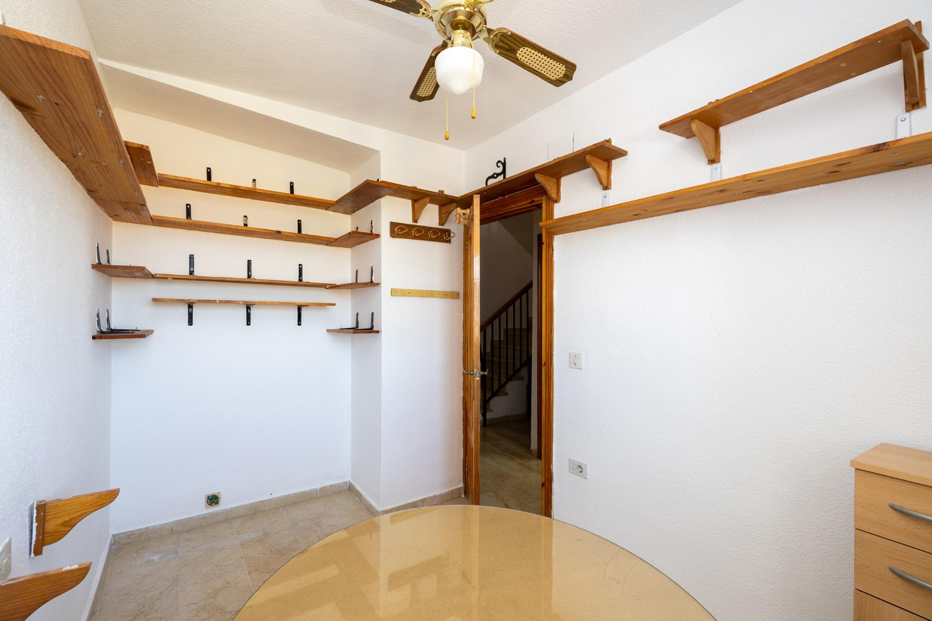CASA ADOSADA CON PISCINA PRIVADA, JARDÍN Y SÓTANO CON CHIMEN - foto 27