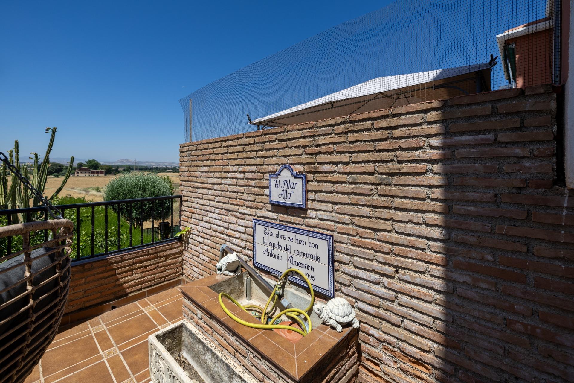 CASA ADOSADA CON PISCINA PRIVADA, JARDÍN Y SÓTANO CON CHIMEN - foto 33