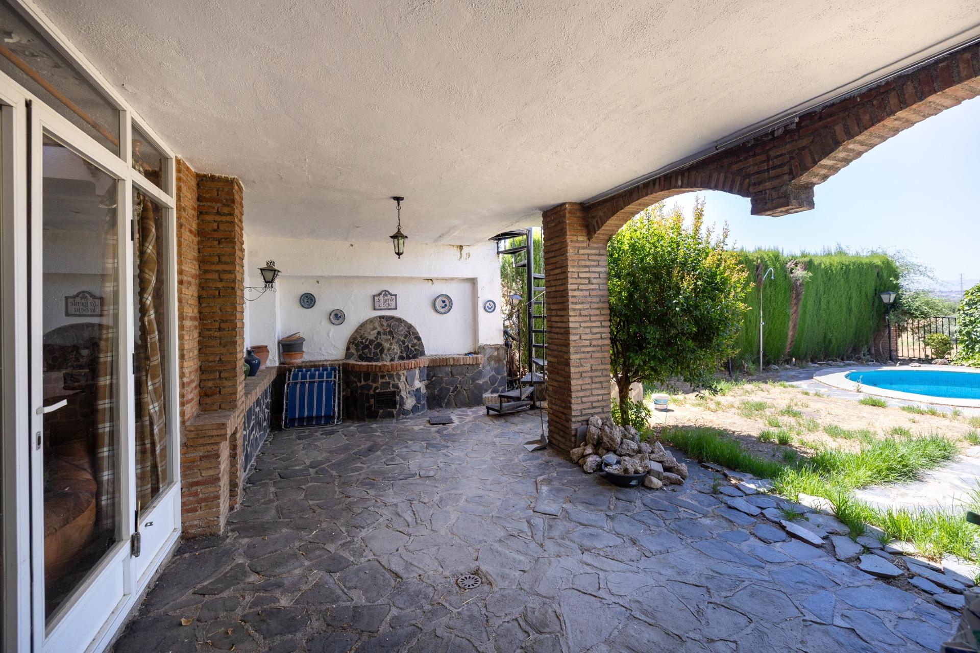 CASA ADOSADA CON PISCINA PRIVADA, JARDÍN Y SÓTANO CON CHIMEN - foto 35