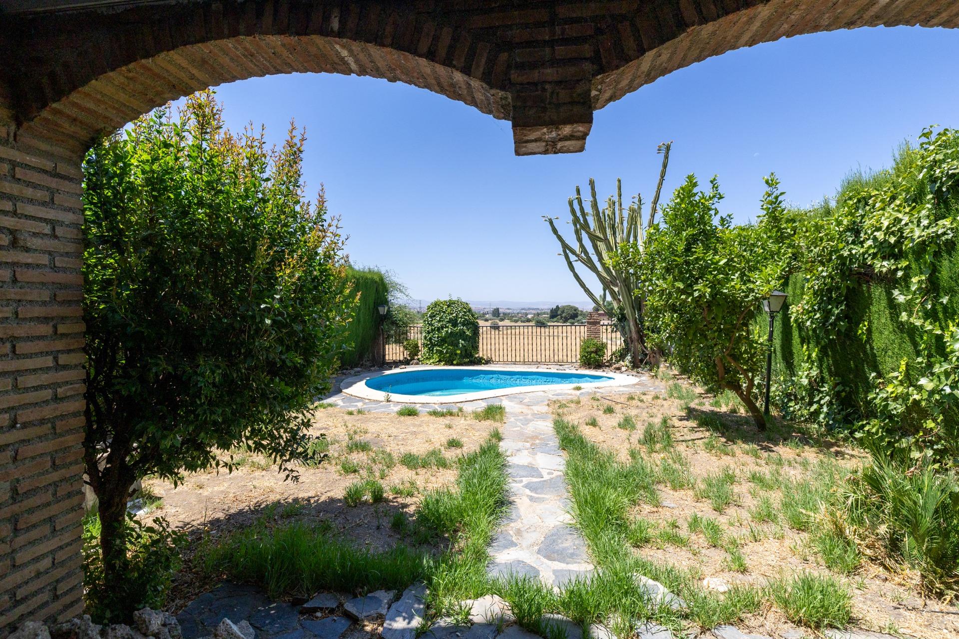 CASA ADOSADA CON PISCINA PRIVADA, JARDÍN Y SÓTANO CON CHIMEN - foto 37