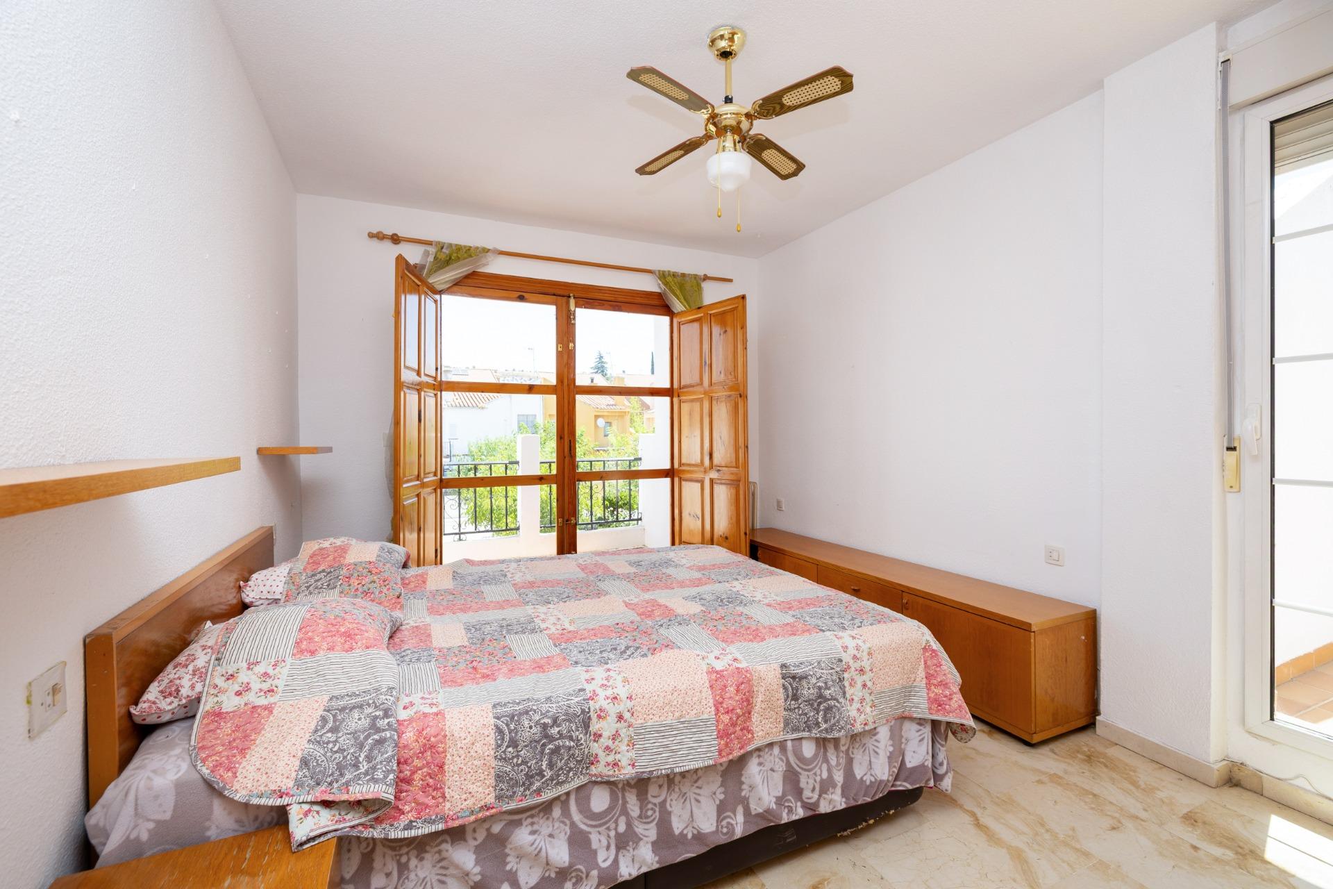 CASA ADOSADA CON PISCINA PRIVADA, JARDÍN Y SÓTANO CON CHIMEN - foto 42