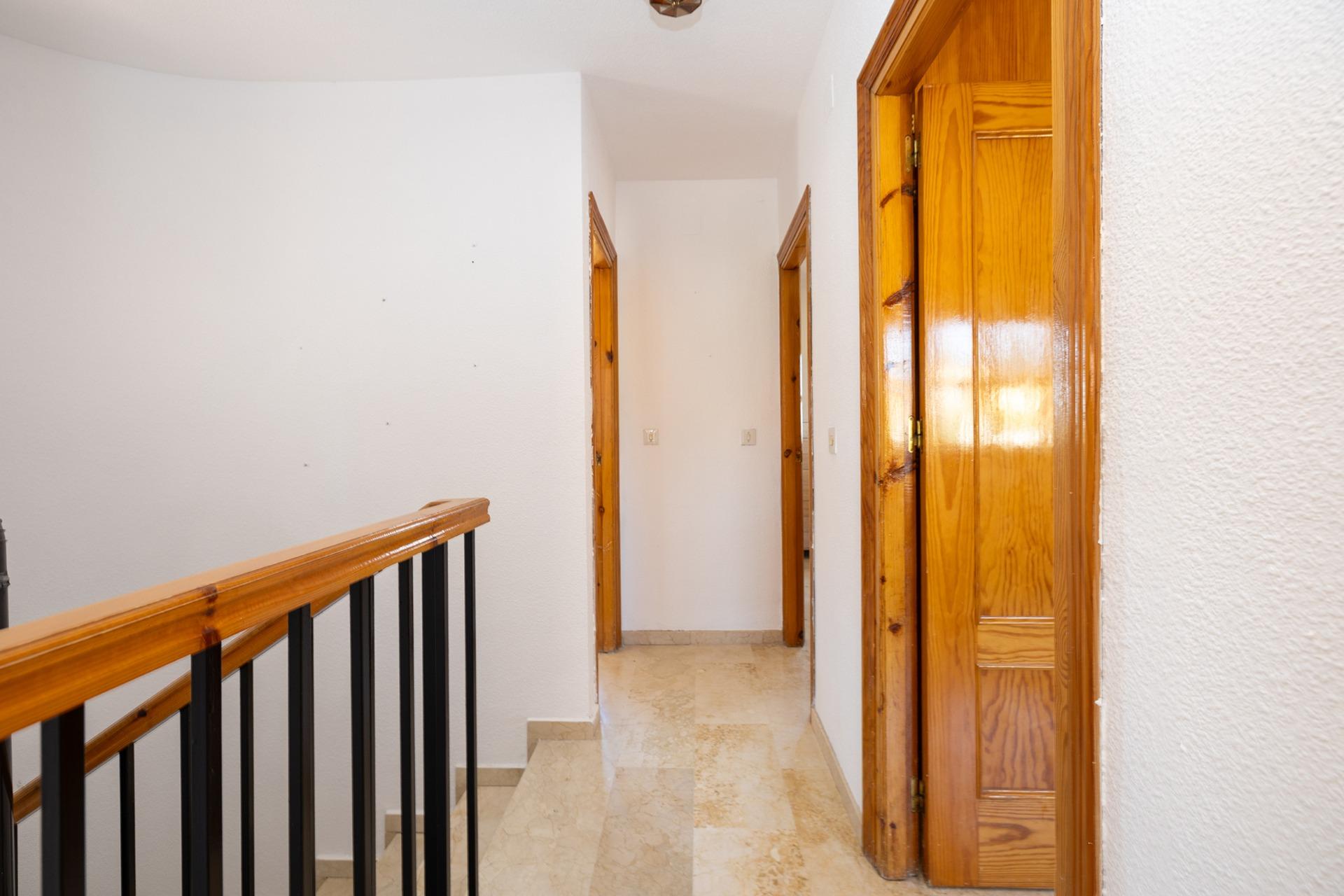 CASA ADOSADA CON PISCINA PRIVADA, JARDÍN Y SÓTANO CON CHIMEN - foto 50