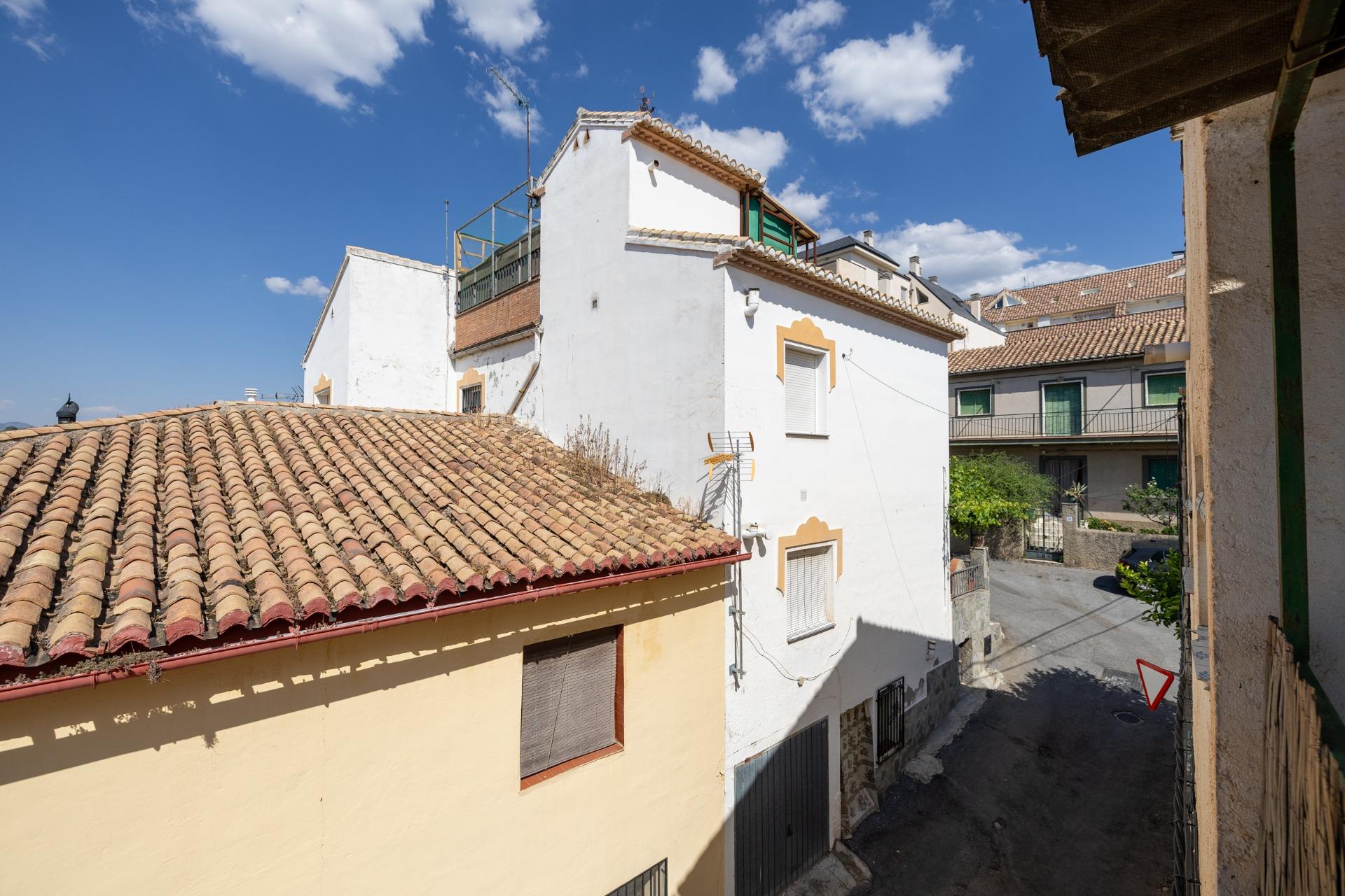 Barrio de Monachil--Casa con 3 viviendas independientes en u - foto 33