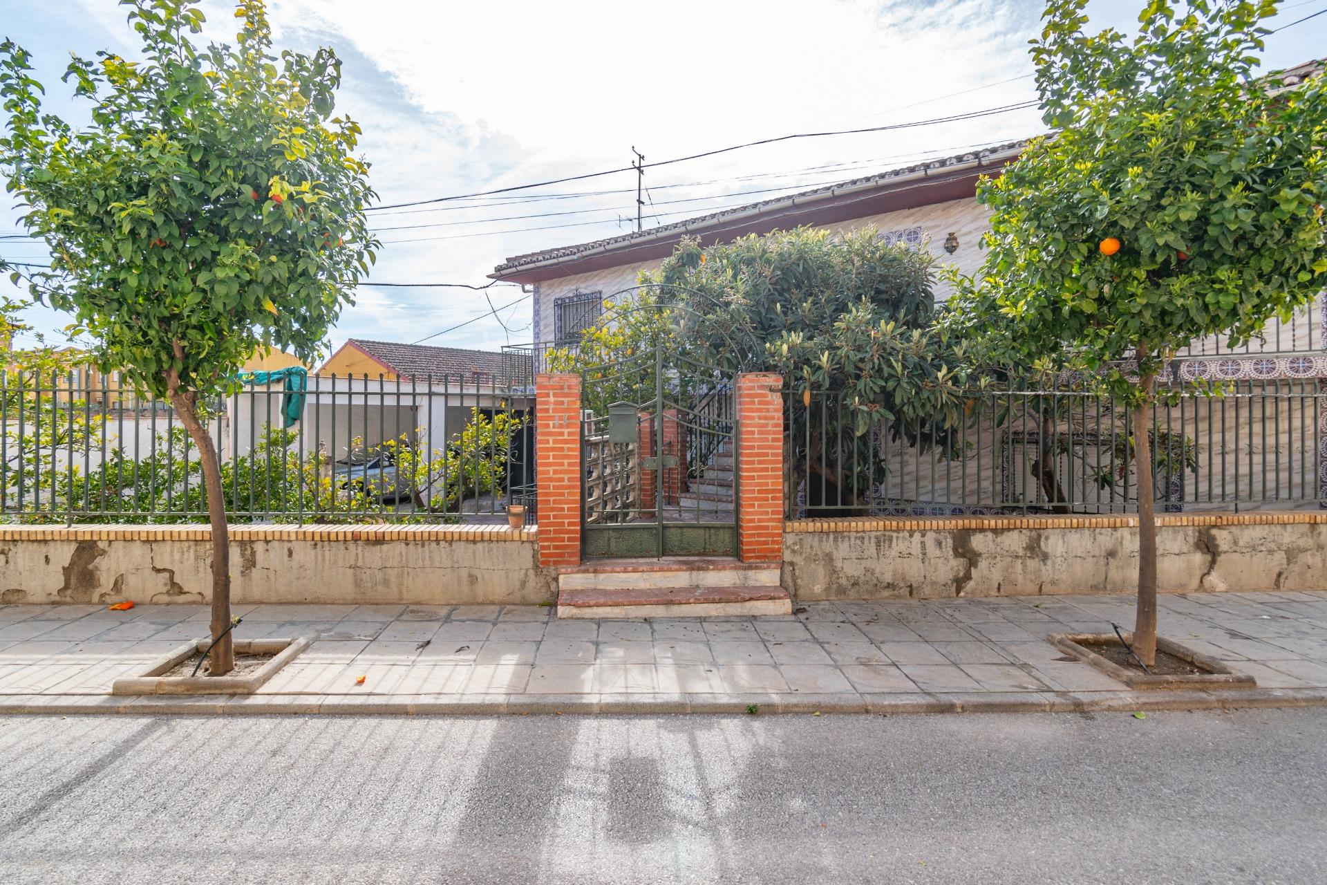 AMPLIA VIVIENDA EN AMBROZ CON GRAN PARCELA