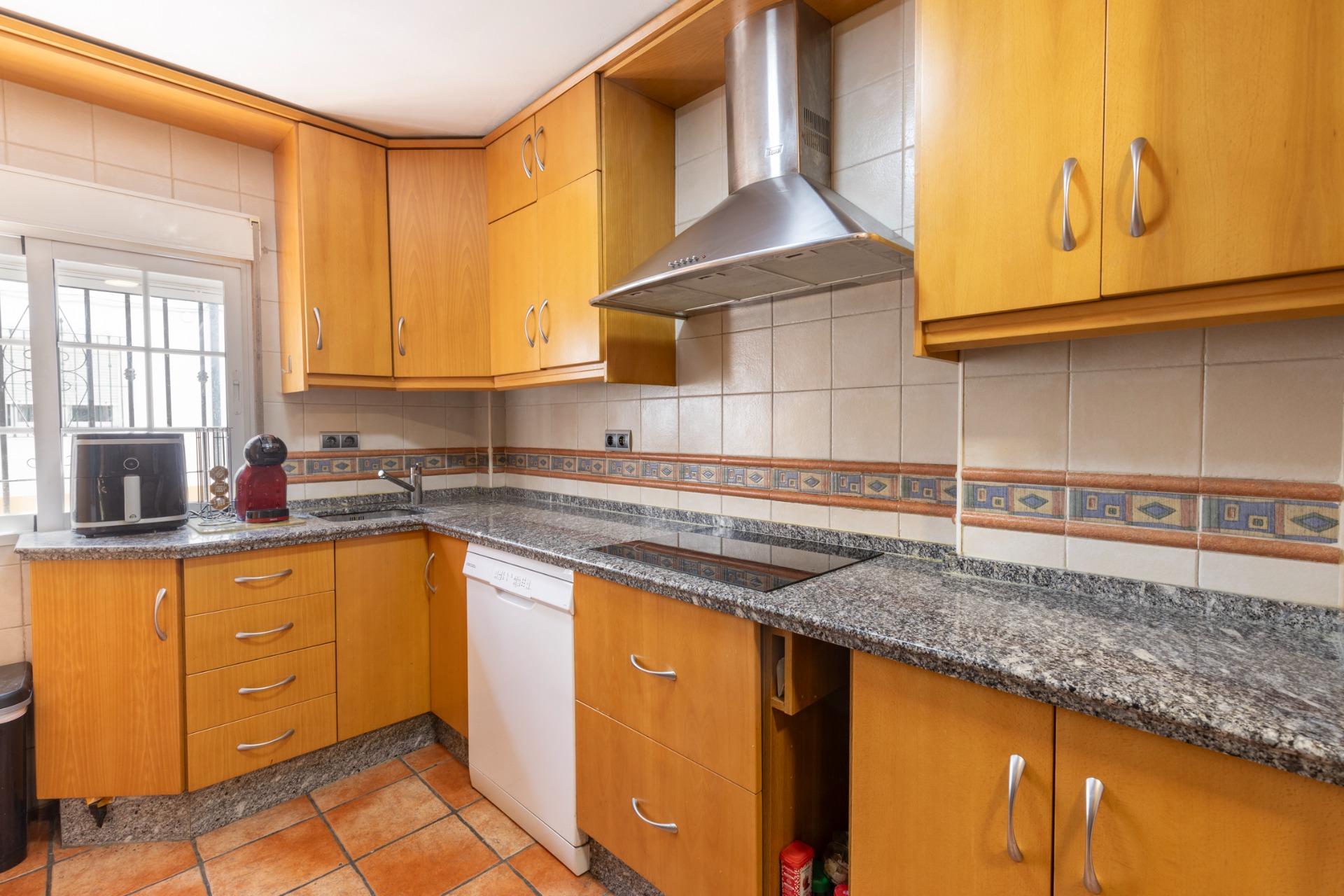 OPORTUNIDAD EN VENTA DE CASA ADOSADA DE TRES DORMITORIOS EN  - foto 3