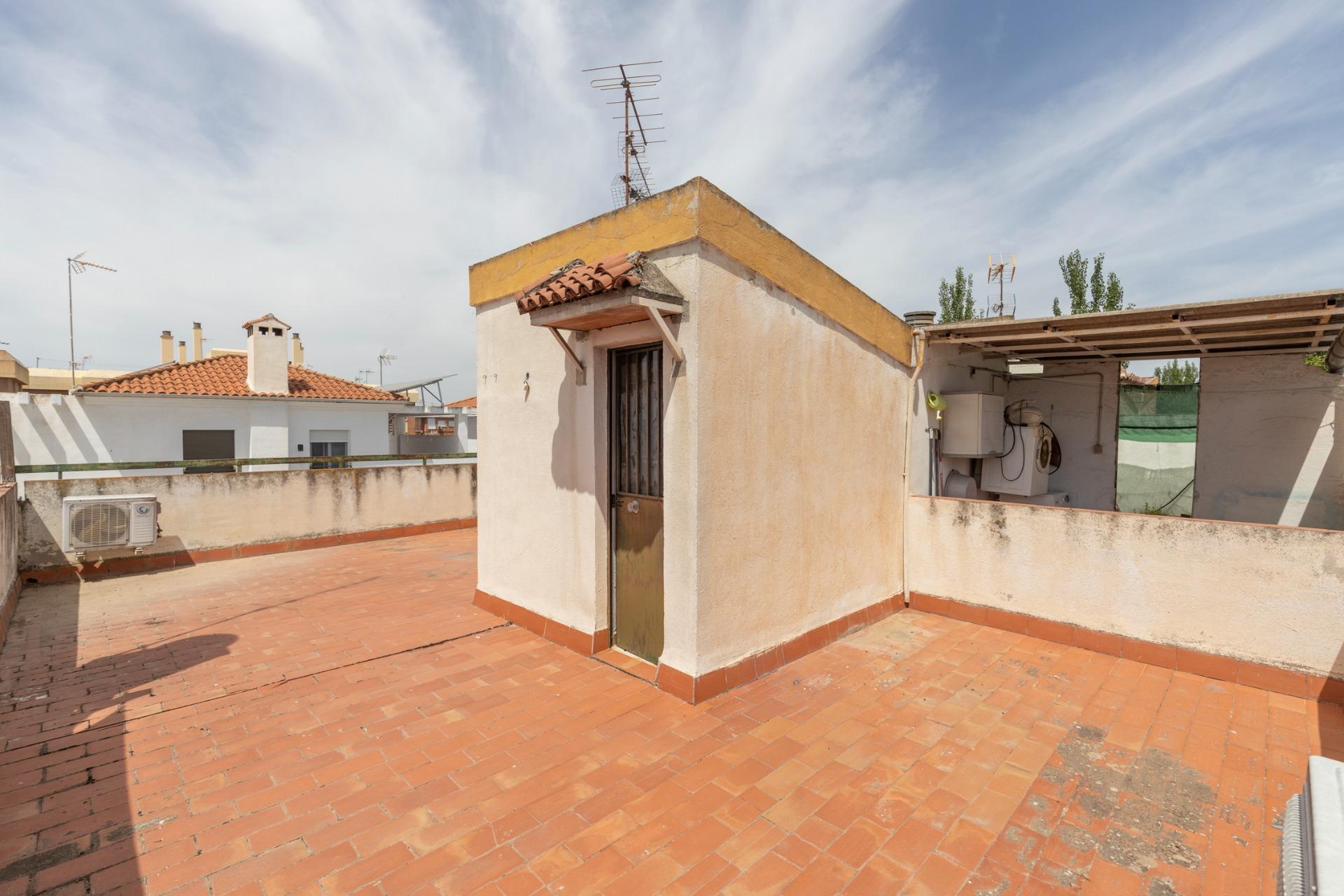 OPORTUNIDAD EN VENTA DE CASA ADOSADA DE TRES DORMITORIOS EN  - foto 32