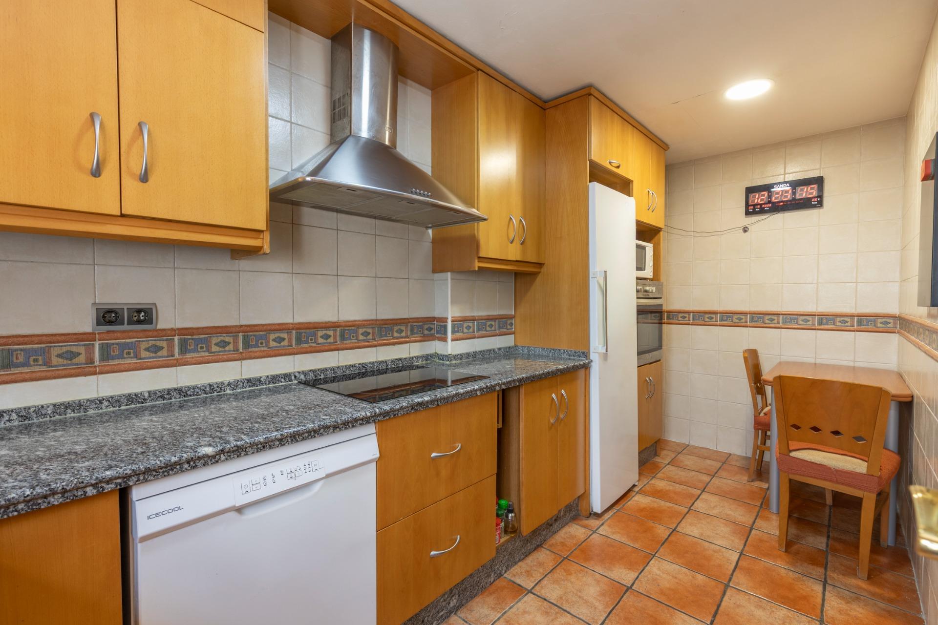 OPORTUNIDAD EN VENTA DE CASA ADOSADA DE TRES DORMITORIOS EN  - foto 6