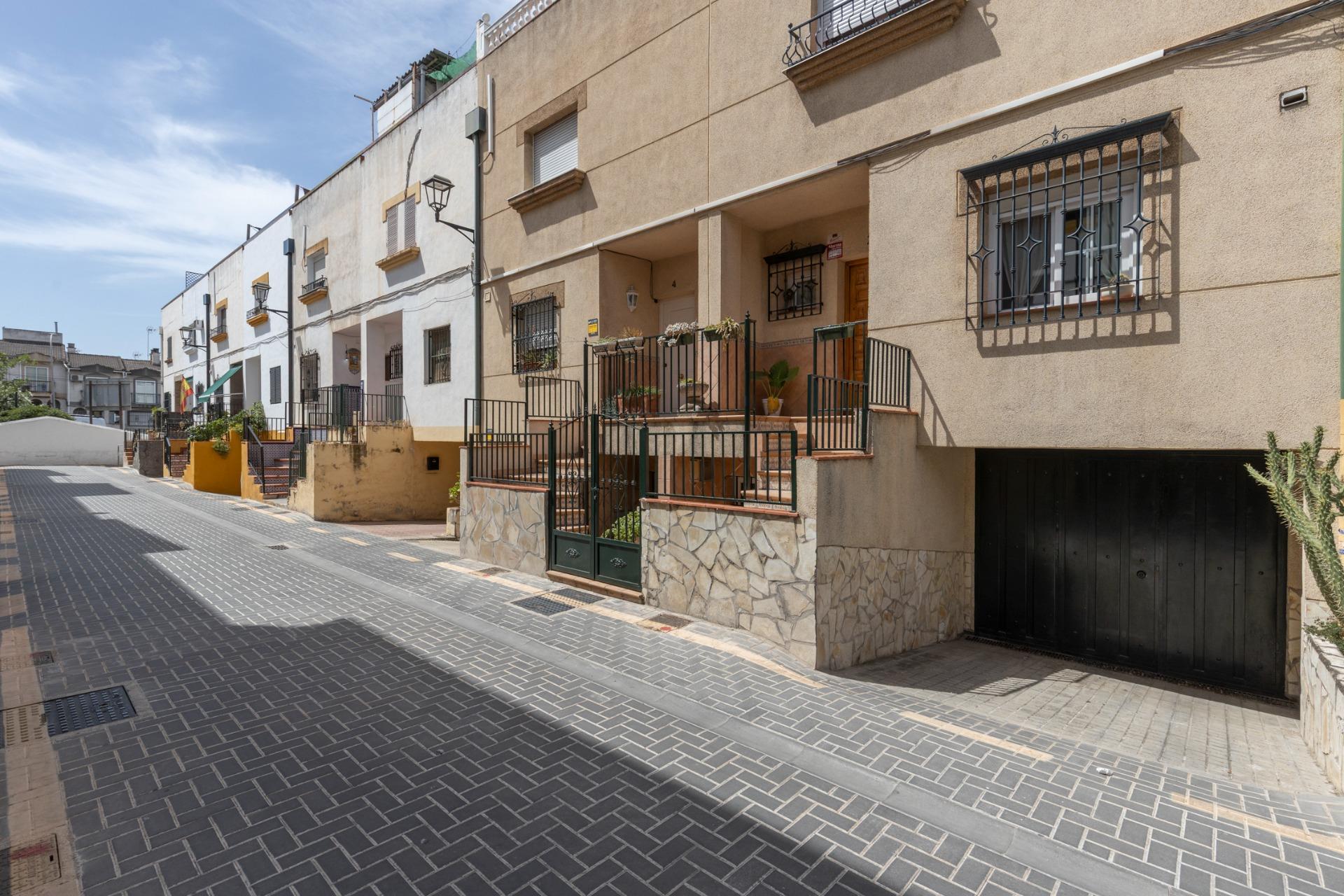 OPORTUNIDAD EN VENTA DE CASA ADOSADA DE TRES DORMITORIOS EN  - foto 9