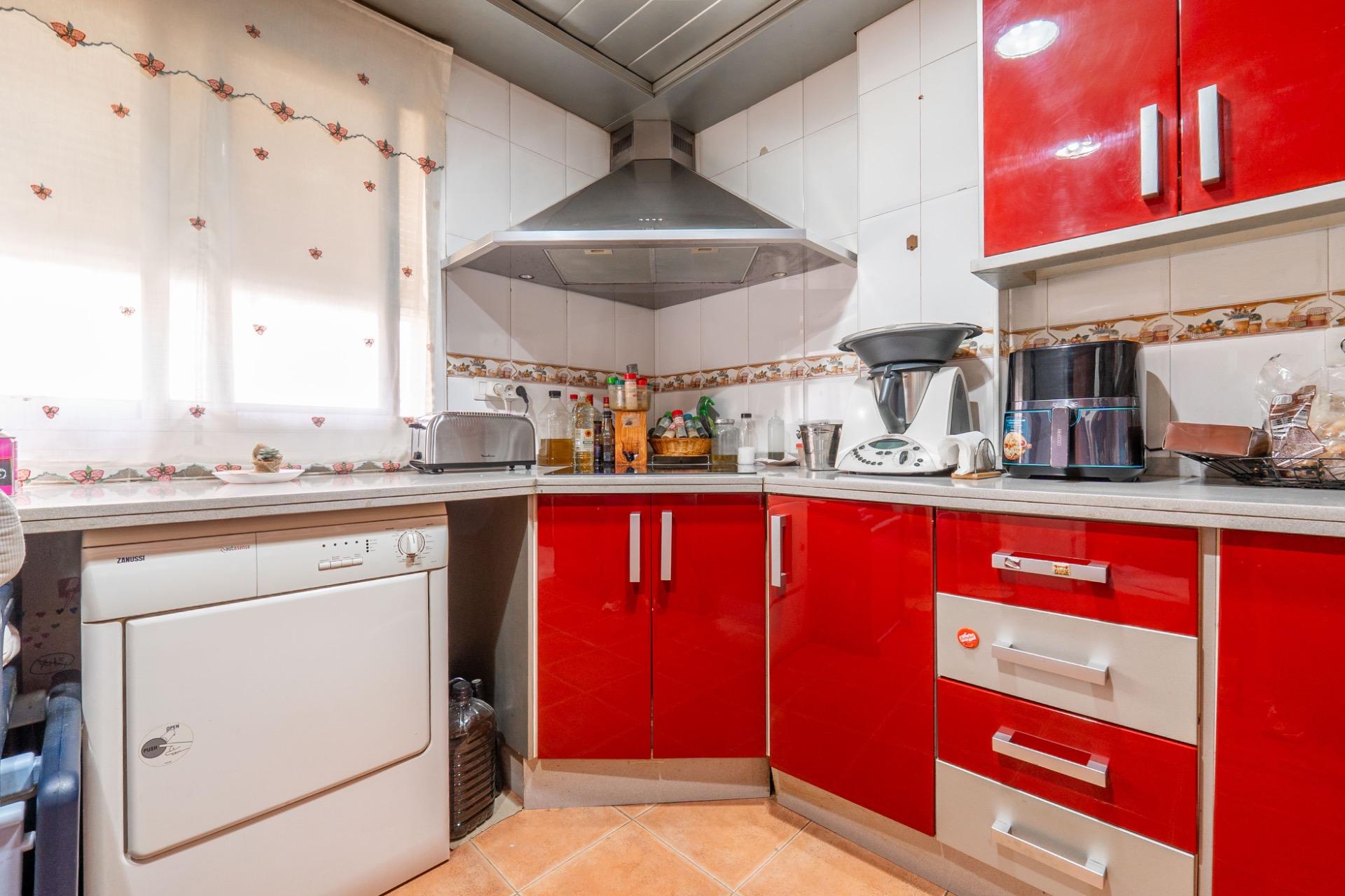 ¡MAGNIFICA CASA UNIFAMILIAR ADOSADA EN LOMALINDA, OGIJARES! - foto 15