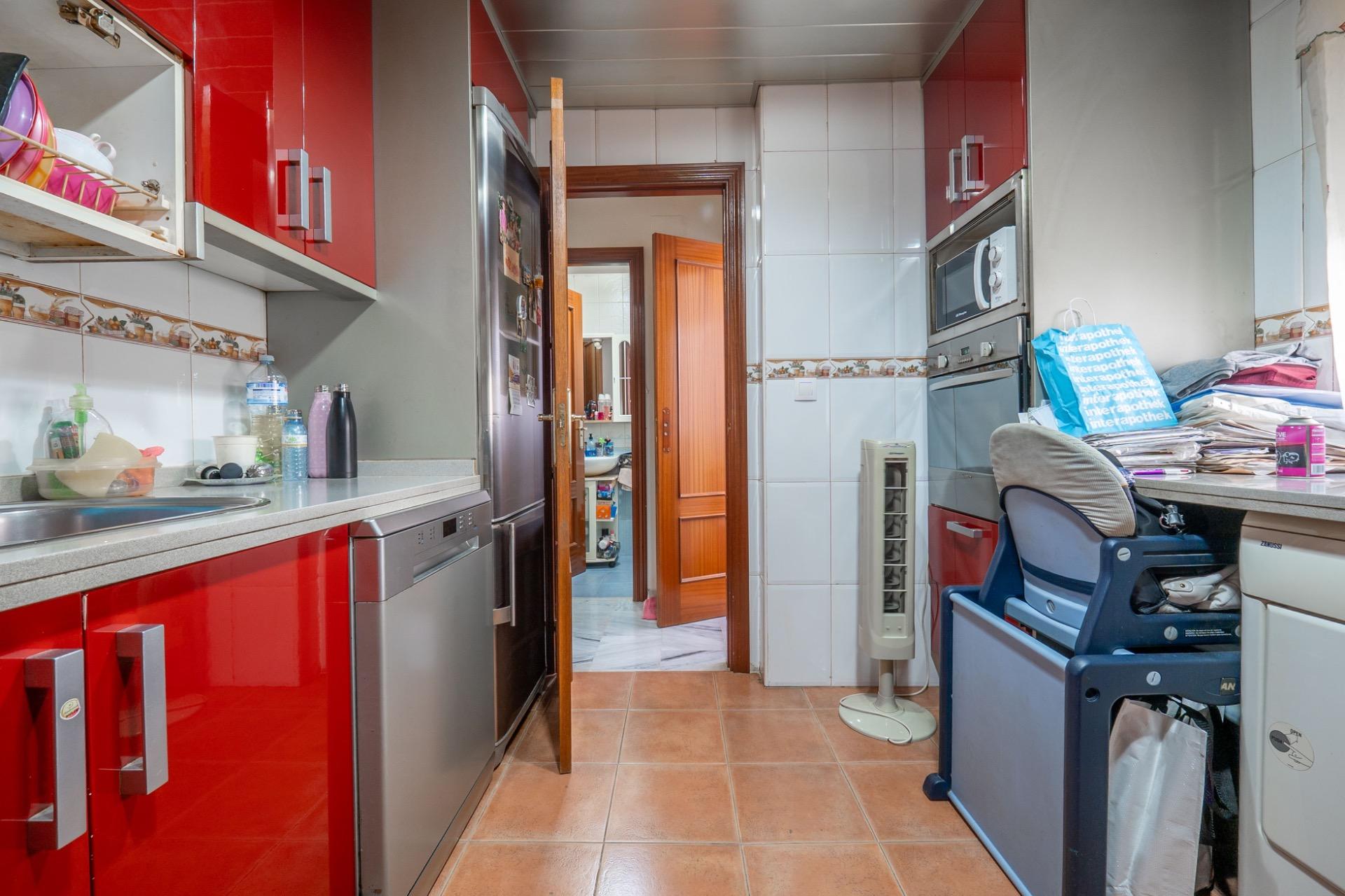 ¡MAGNIFICA CASA UNIFAMILIAR ADOSADA EN LOMALINDA, OGIJARES! - foto 17