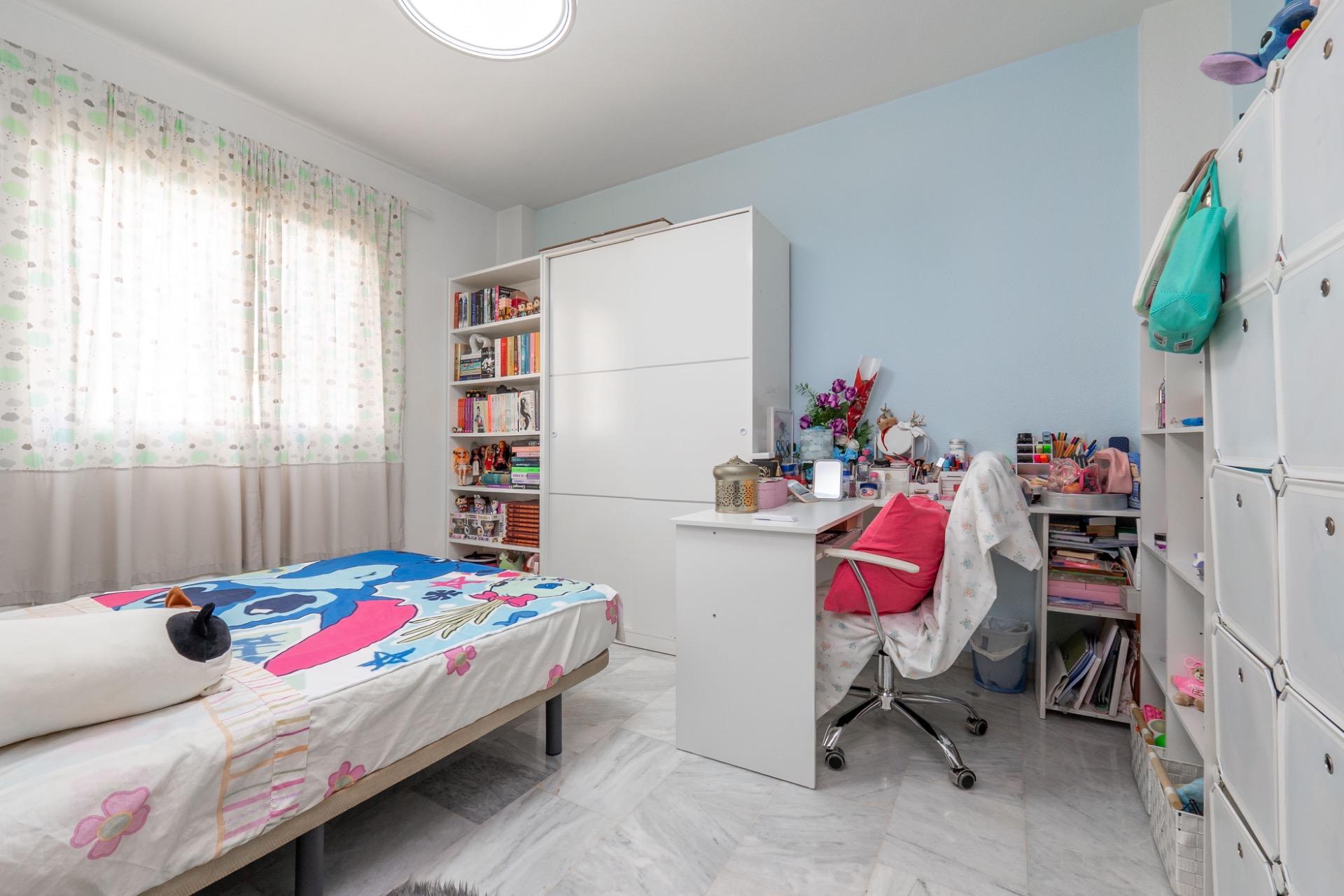 ¡MAGNIFICA CASA UNIFAMILIAR ADOSADA EN LOMALINDA, OGIJARES! - foto 32