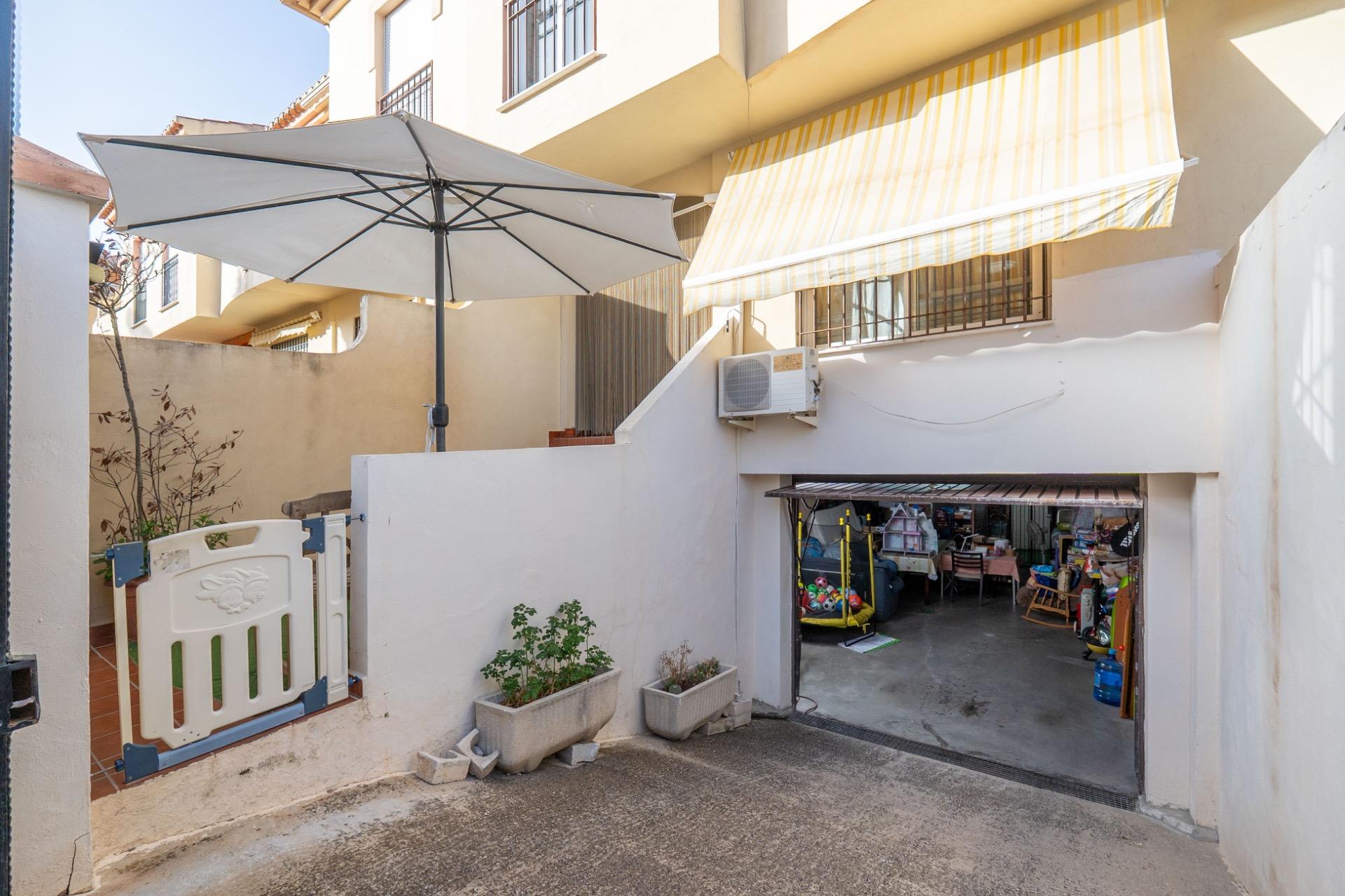 ¡MAGNIFICA CASA UNIFAMILIAR ADOSADA EN LOMALINDA, OGIJARES! - foto 42