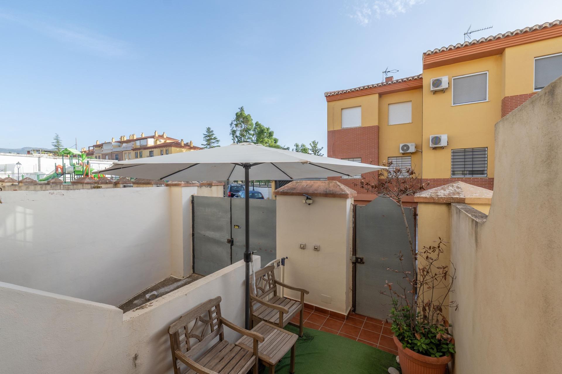 ¡MAGNIFICA CASA UNIFAMILIAR ADOSADA EN LOMALINDA, OGIJARES! - foto 48