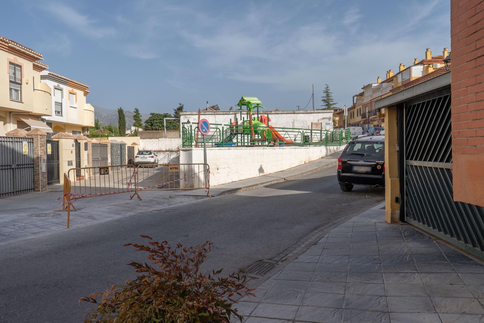 ¡MAGNIFICA CASA UNIFAMILIAR ADOSADA EN LOMALINDA, OGIJARES! - foto 50