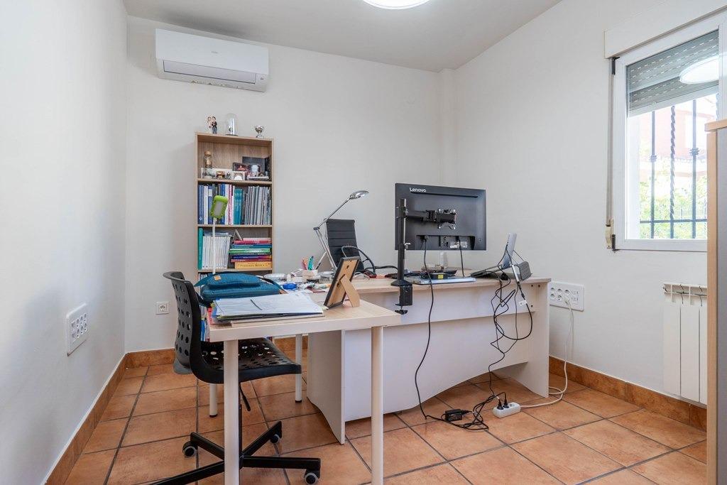 Espectacular casa en Nueva Otura - foto 17