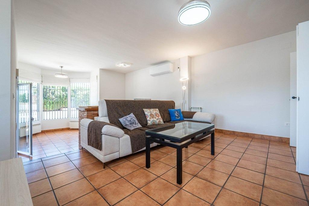 Espectacular casa en Nueva Otura - foto 3
