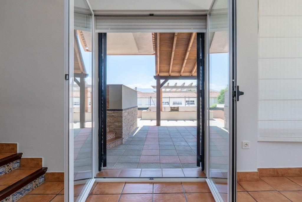 Espectacular casa en Nueva Otura - foto 28