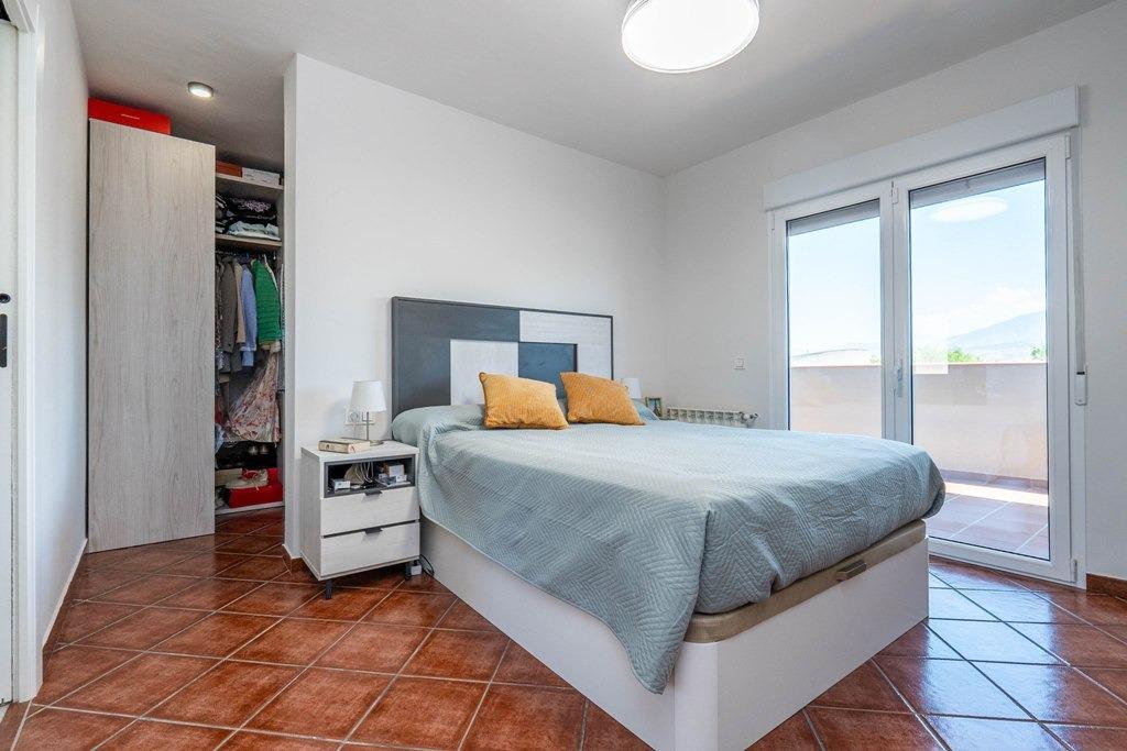 Espectacular casa en Nueva Otura - foto 4