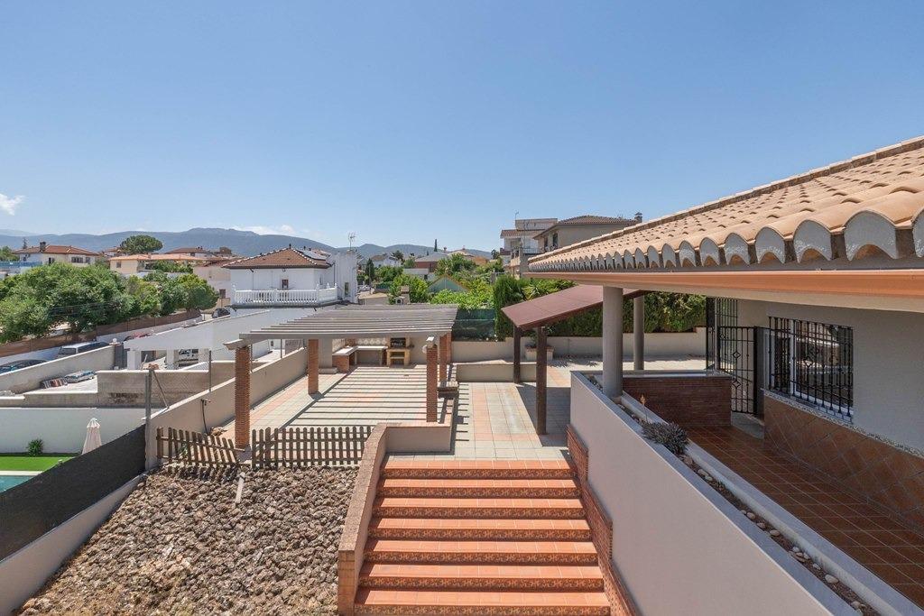 Espectacular casa en Nueva Otura - foto 39